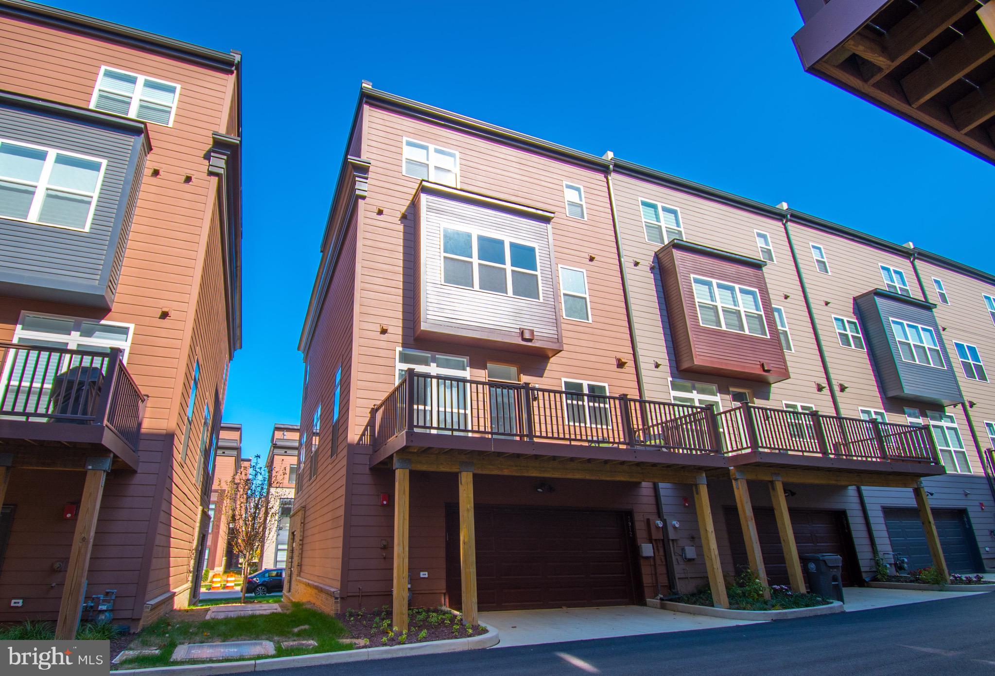 TOWER OAKS - Residential Lease