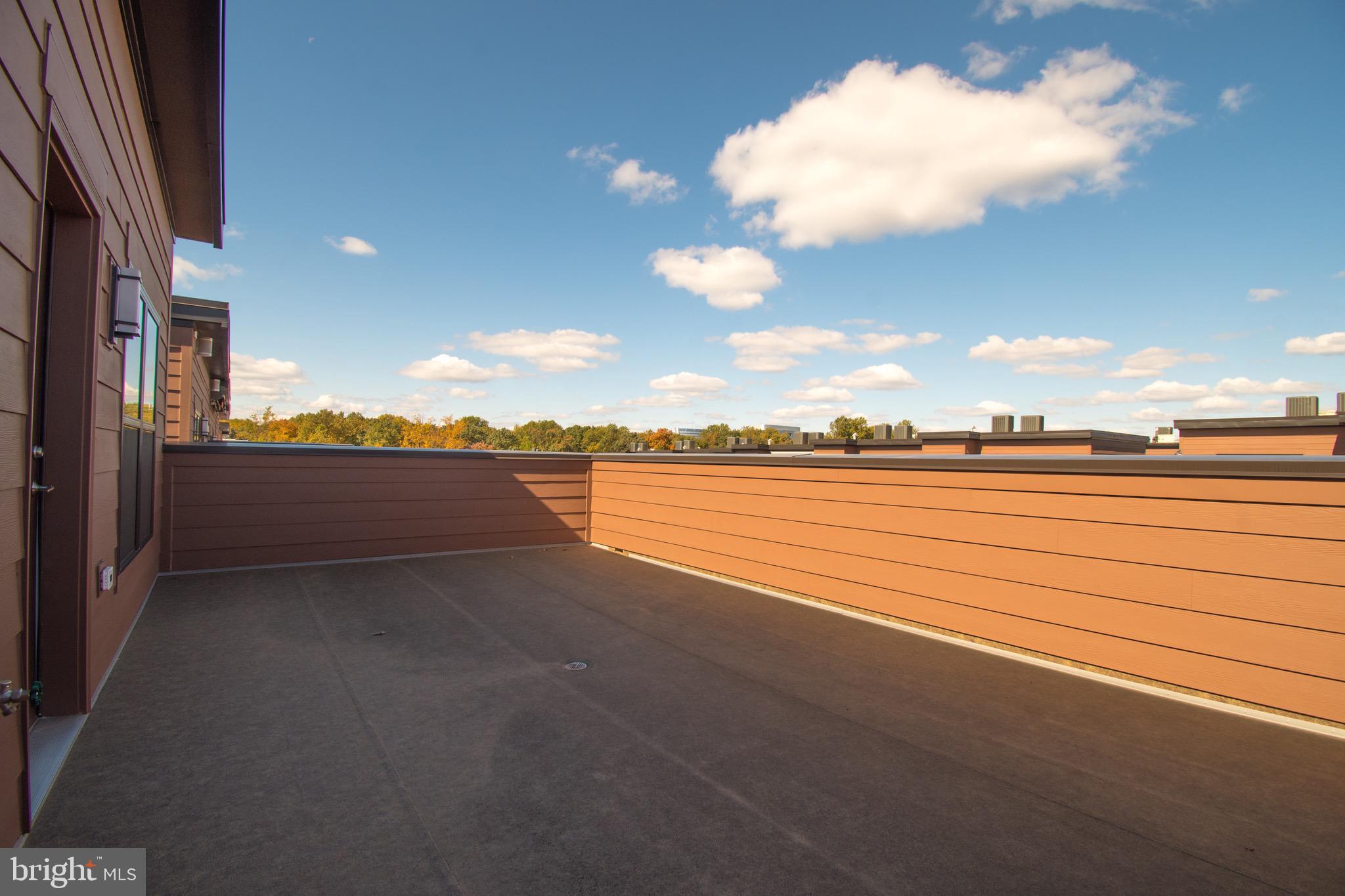 TOWER OAKS - Residential Lease