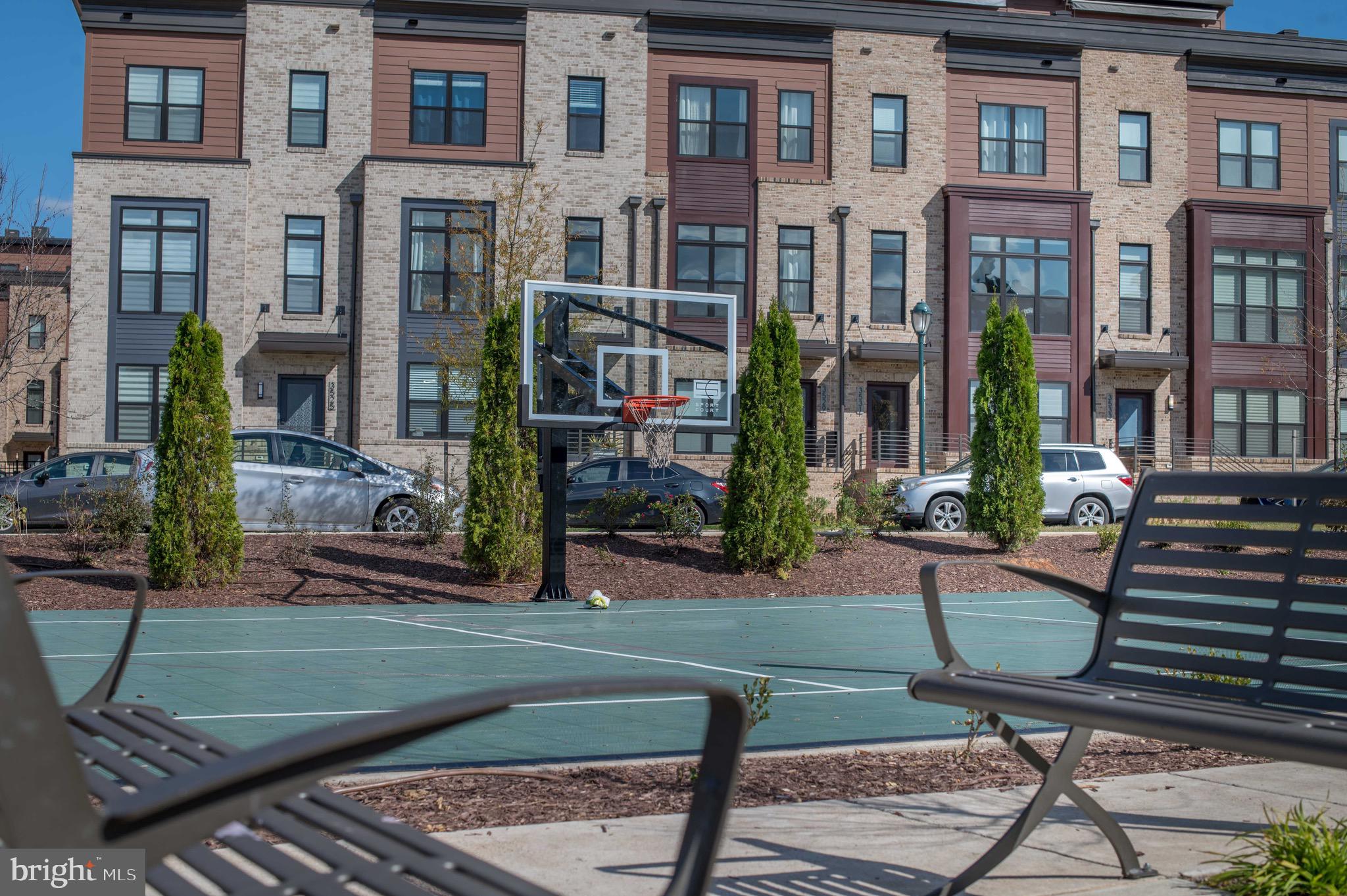 TOWER OAKS - Residential Lease