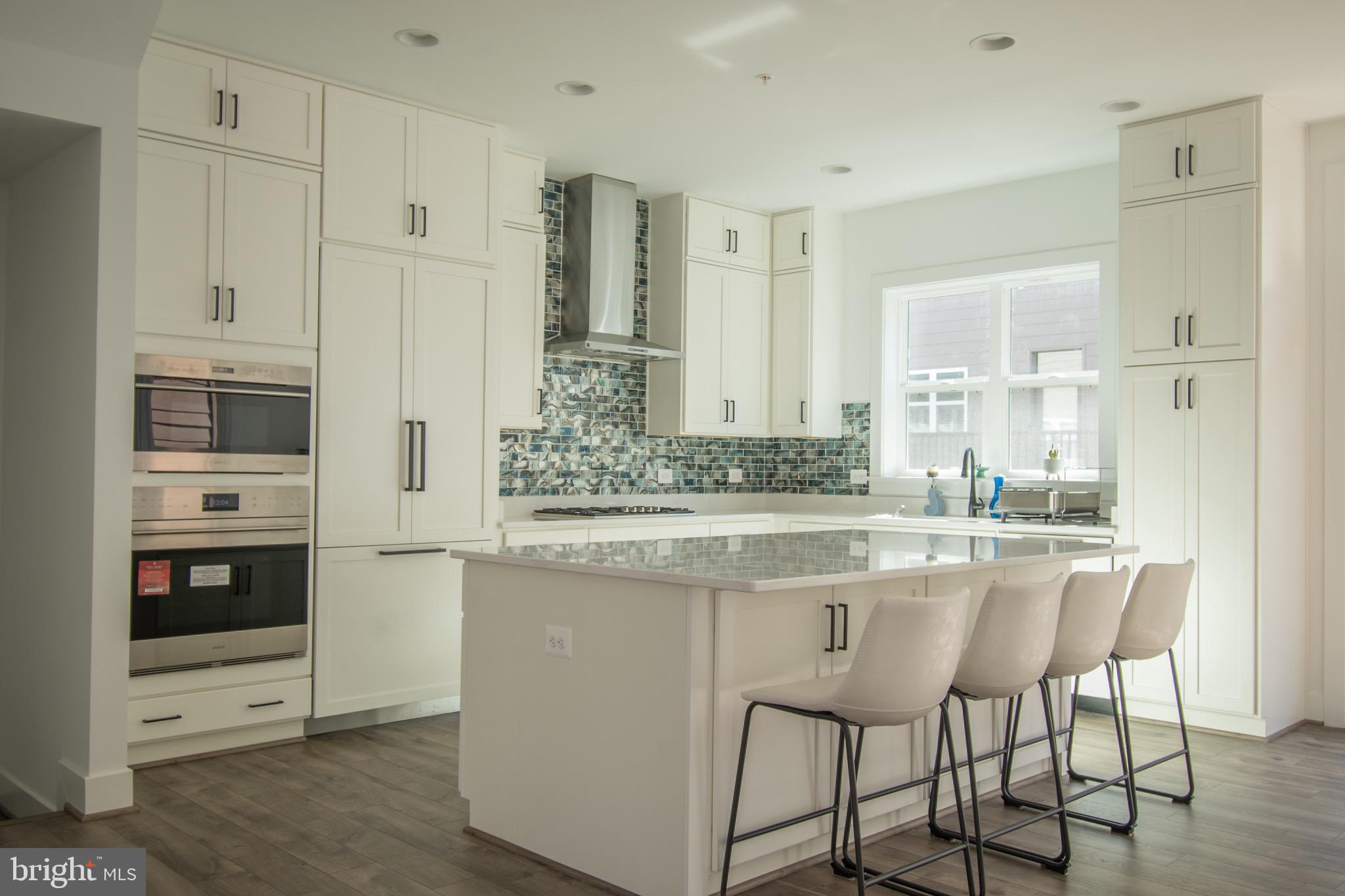 TOWER OAKS - Residential Lease