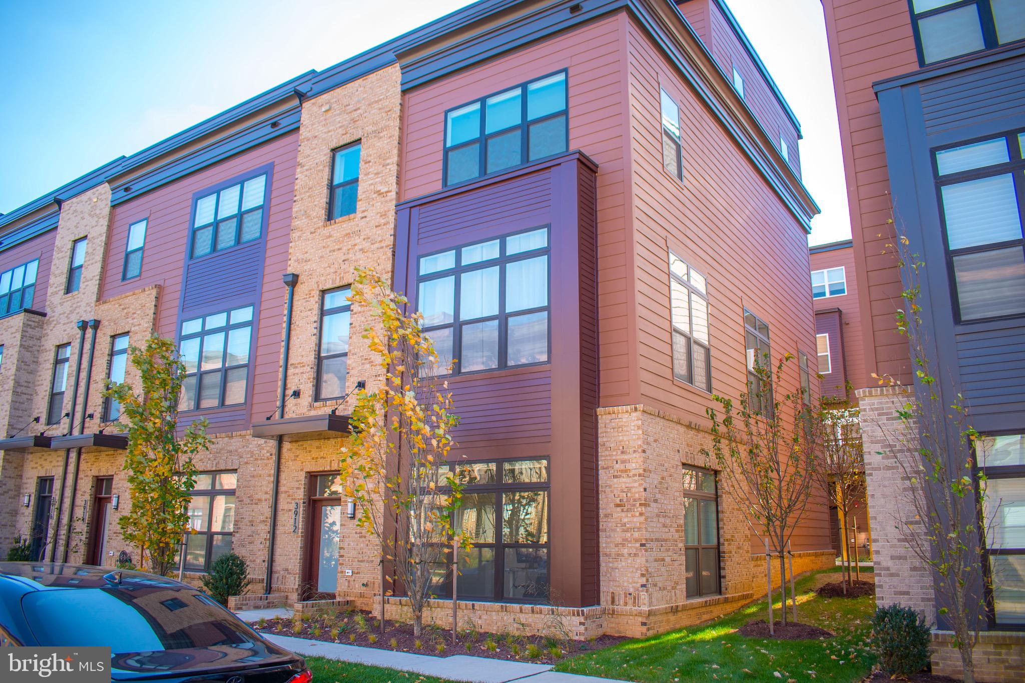 TOWER OAKS - Residential Lease