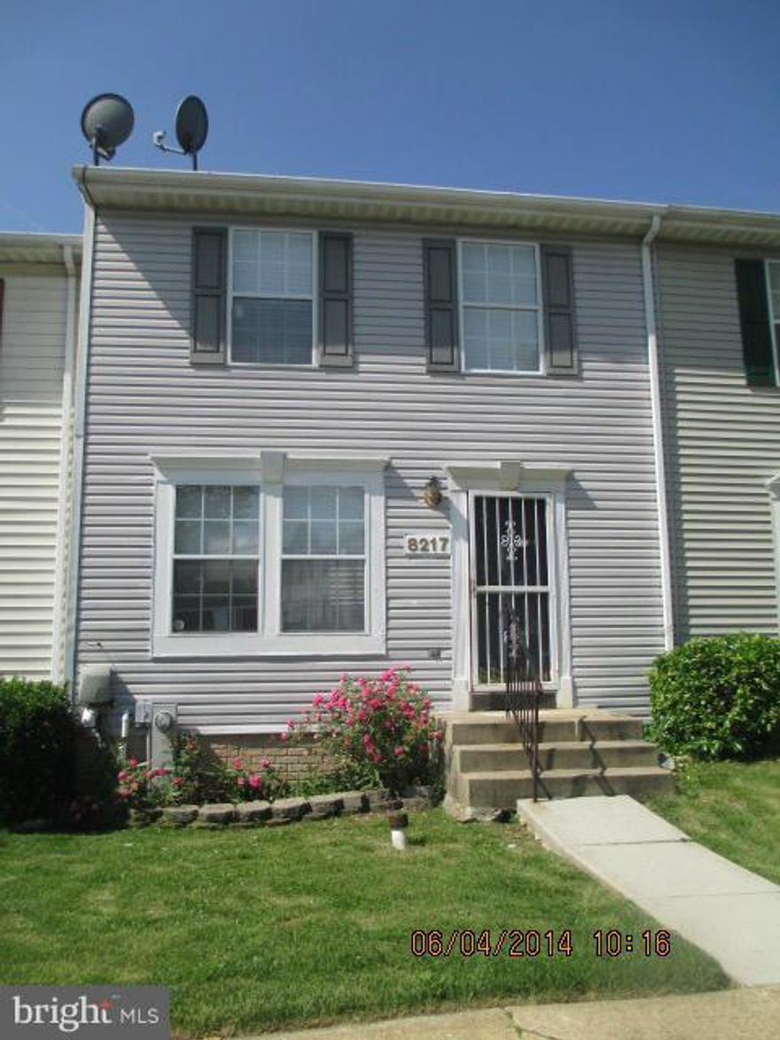 Fantastic opportunity to rehab a home in Courtland Manor in a very convenient location.  Walkout basement, open floor plan.  Needs work but endless possibilities.  Sold AS-IS.  .