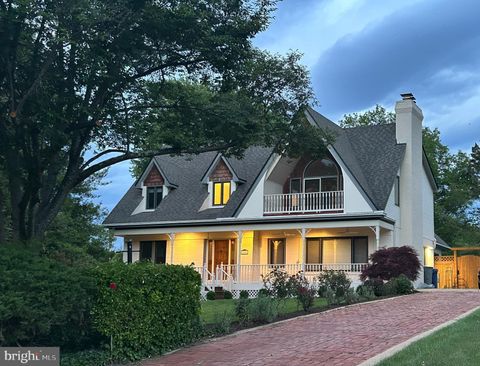 Photo of 2101 Reynolds Street, FALLS CHURCH, VA 22043 (MLS # VAFX2310732)
