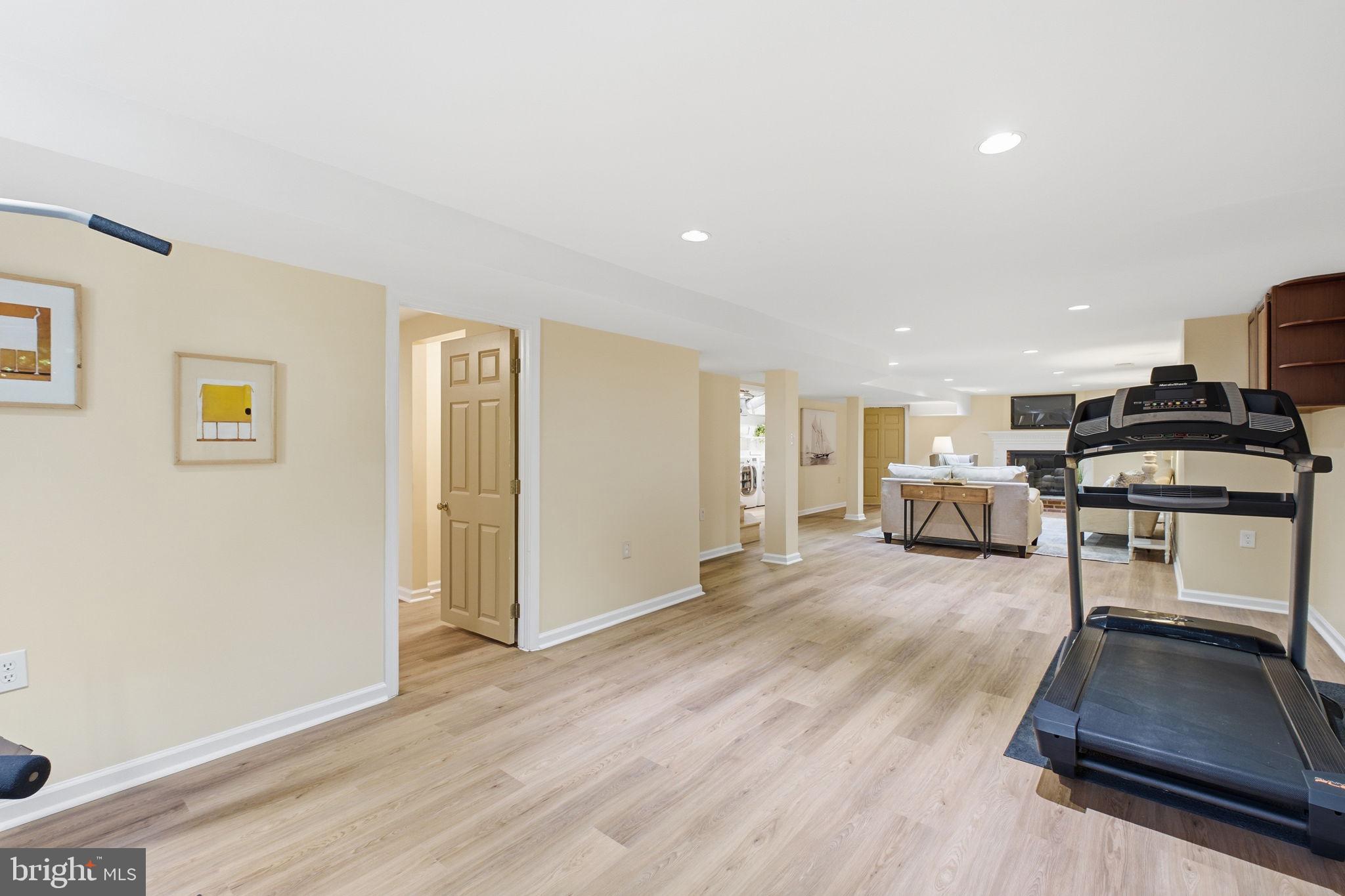 RETLAW TERRACE - Residential