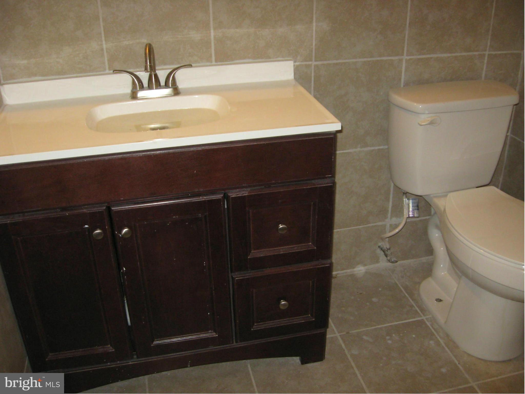 BEECHWOOD SQUARE - Residential Lease