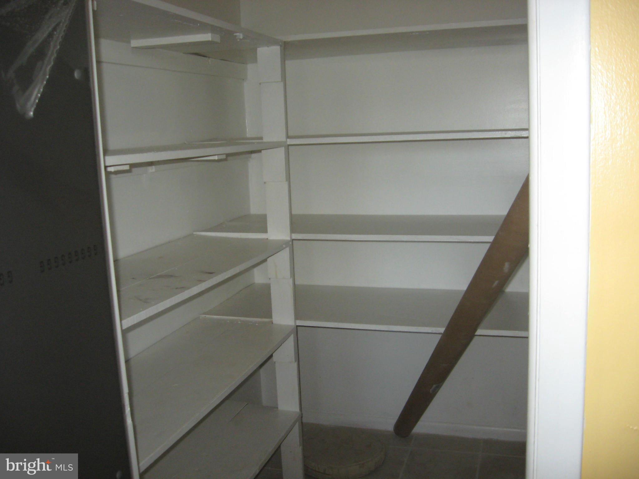 BEECHWOOD SQUARE - Residential Lease