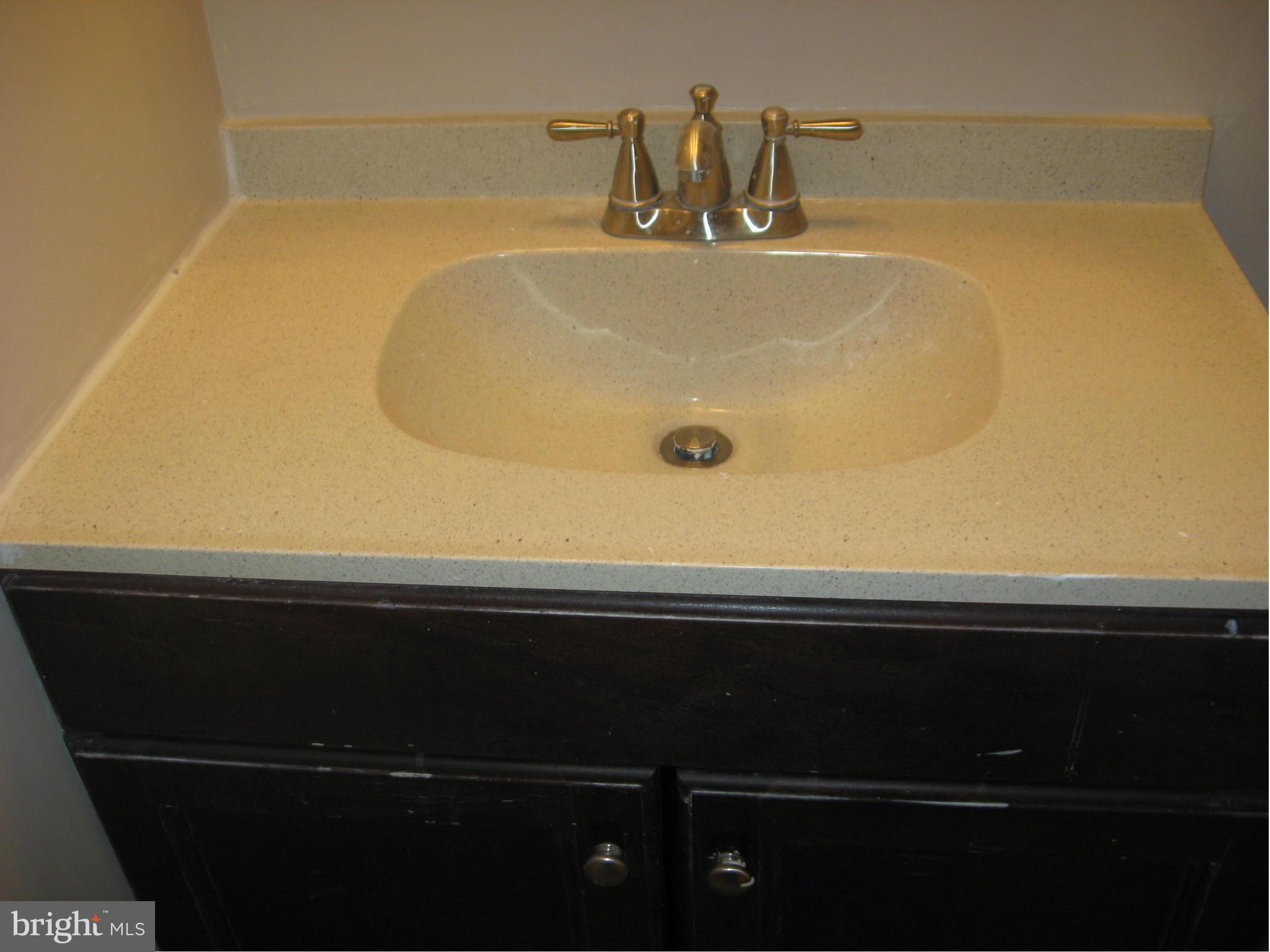 BEECHWOOD SQUARE - Residential Lease