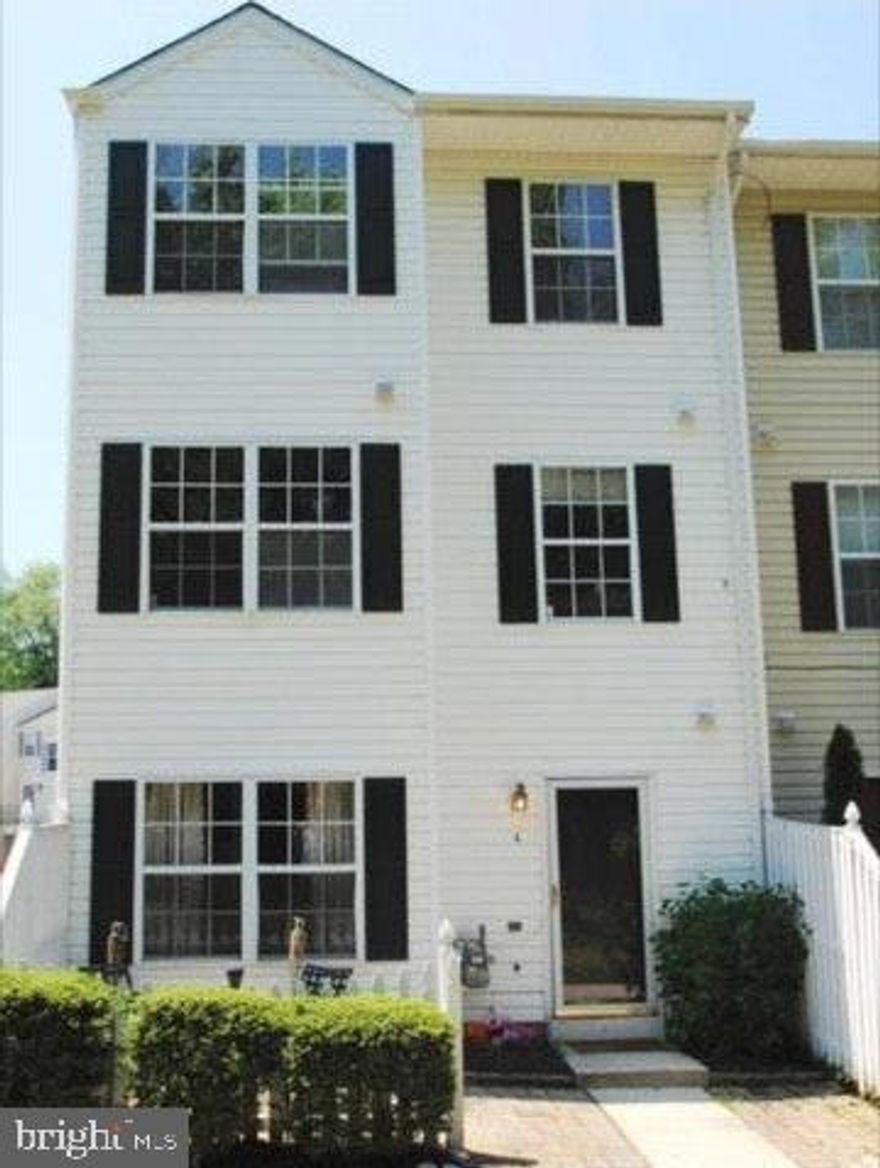 End of unit, three-level townhouse in the Annapolis Overlook neighborhood. The unit is set off from the street, and comes with two parking passes. The first floor includes an open floor plan kitchen and livingroom, with gas fireplace and half bath. The second floor has two bedrooms, a full bath, and separate laundry room. The third floor is an entire master suite with two walk-in closets, and master bath. Newly installed hardwood floors throughout. The entire home has been freshly painted. New water heater. Front patio, community pool, fitness center and snow removal in the winter. Less than two miles from downtown Annapolis. HOA covers exterior and roof of home!