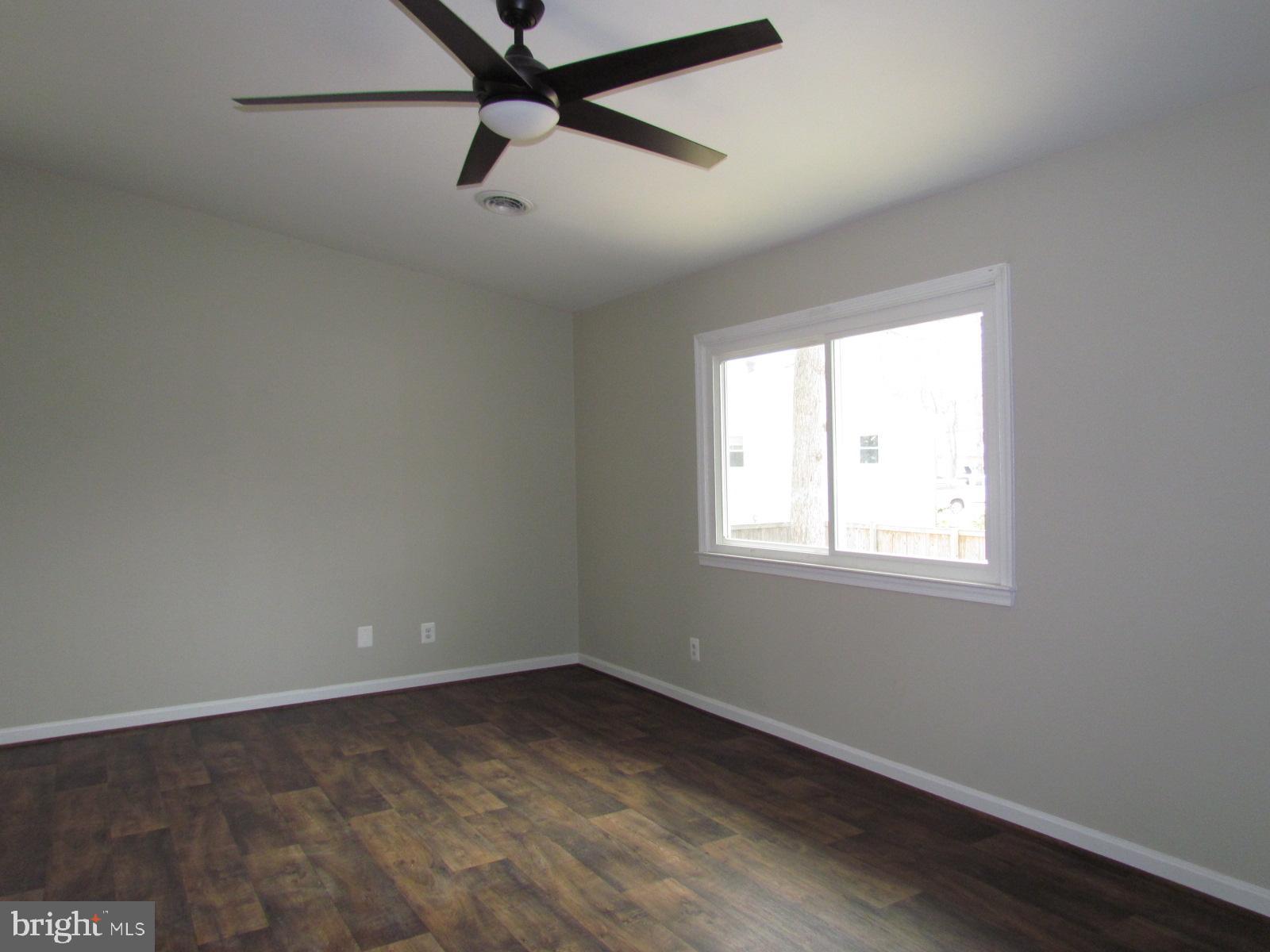 GREENVIEW KNOLLS - Residential Lease