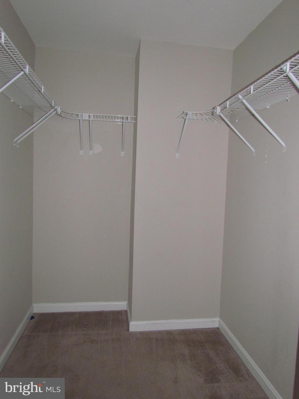 GREENVIEW KNOLLS - Residential Lease