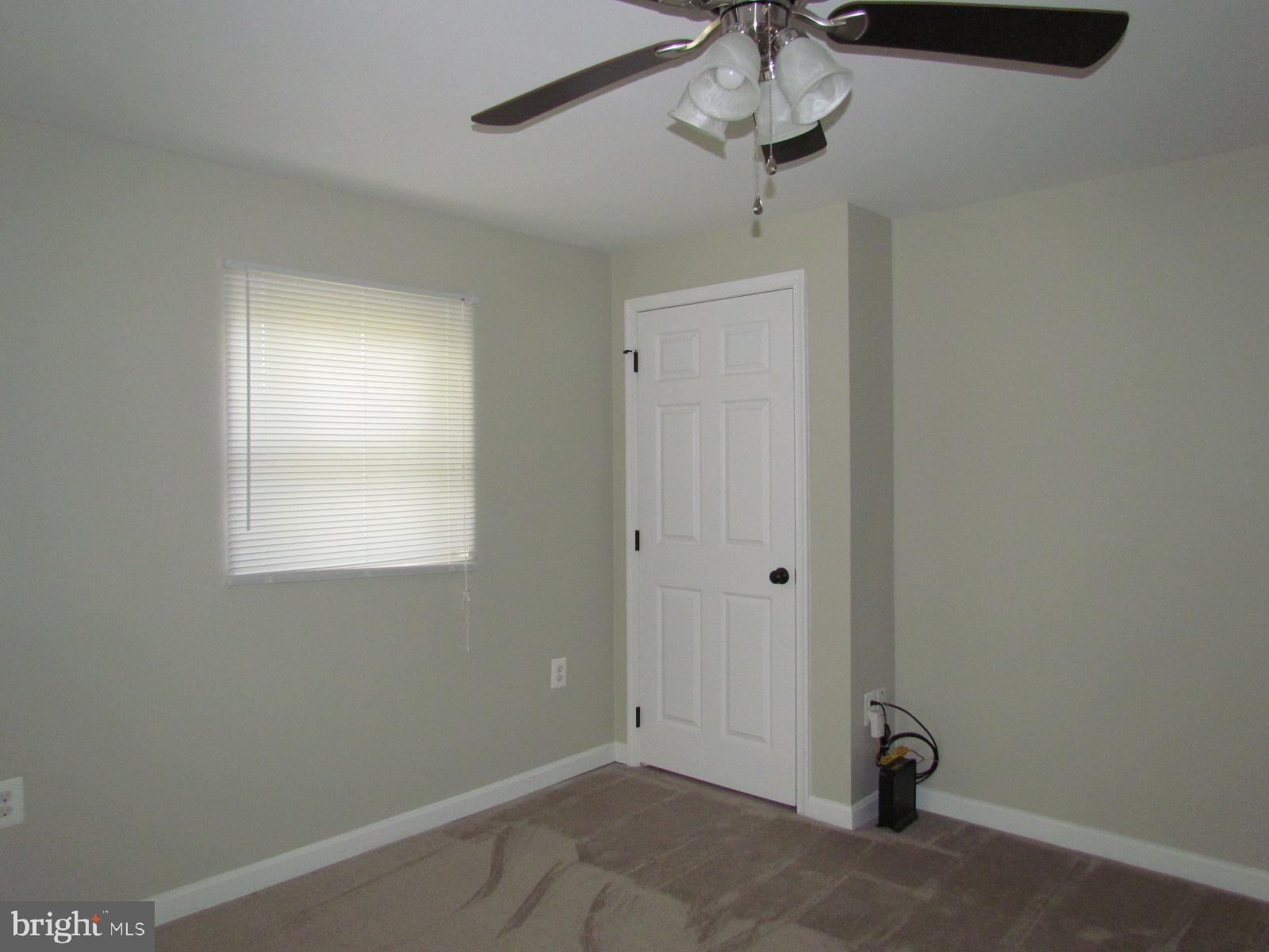 GREENVIEW KNOLLS - Residential Lease