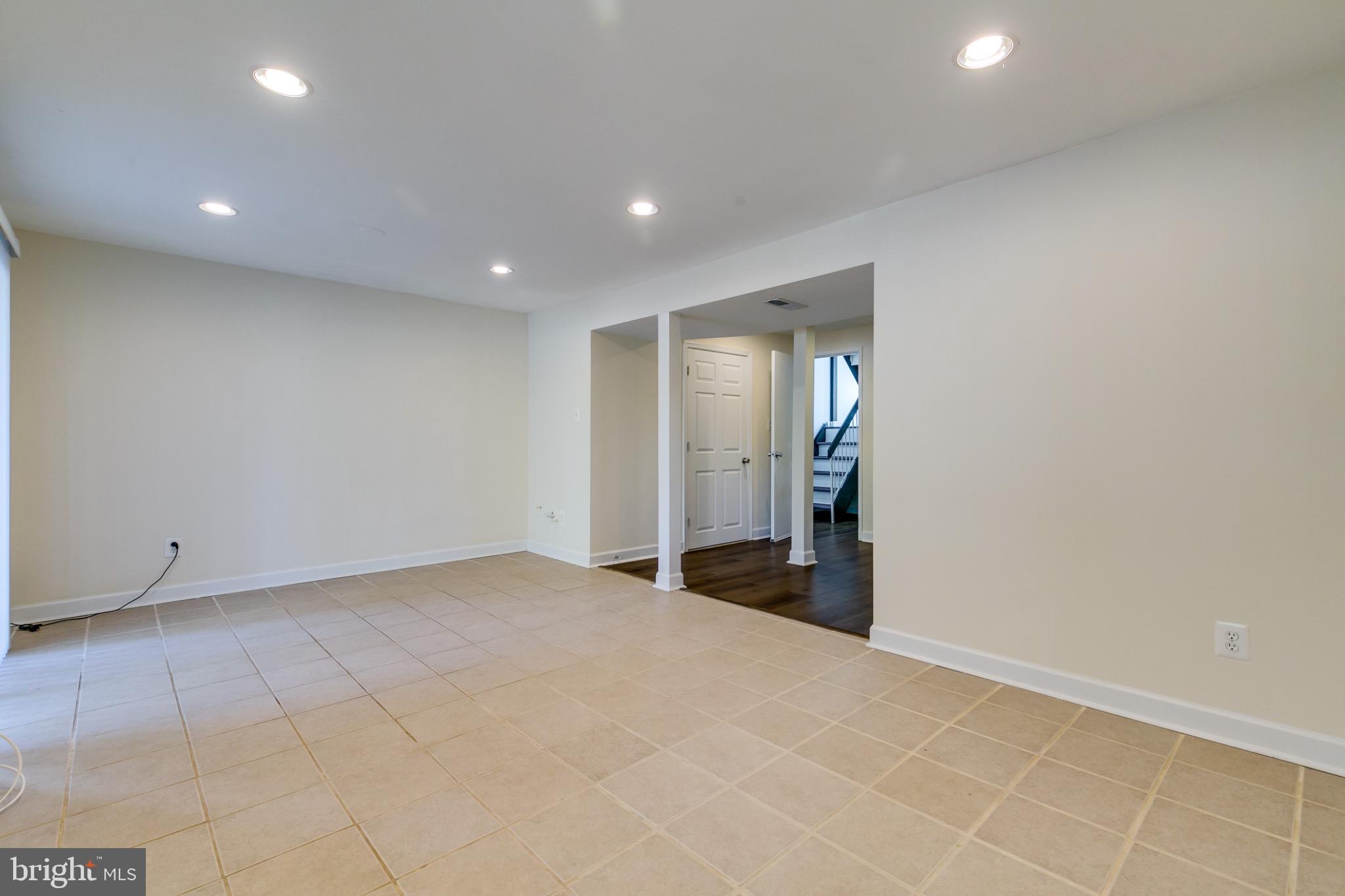 CYRANDALL VALLEY NORTH - Residential Lease