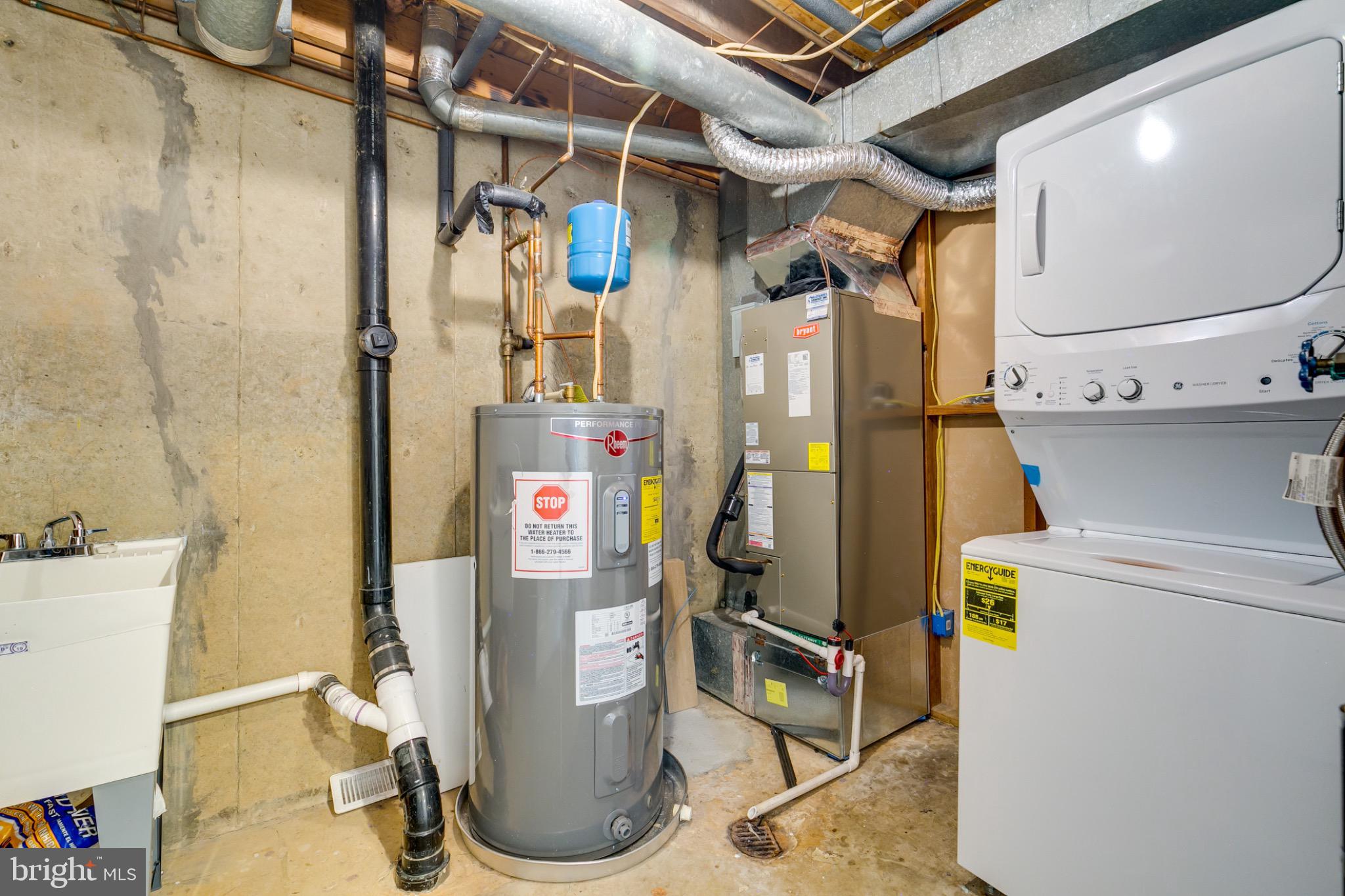 CYRANDALL VALLEY NORTH - Residential Lease