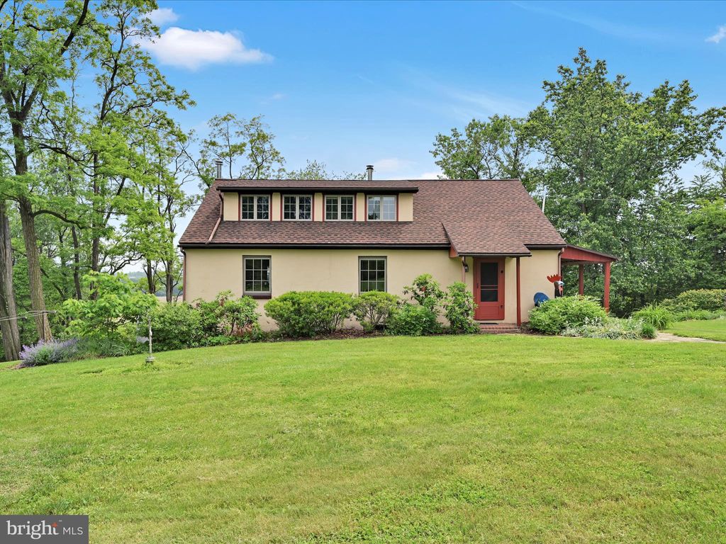 Photo of 2395 Hilltop Road, MANHEIM, PA 17545 (MLS # PALA2070216)