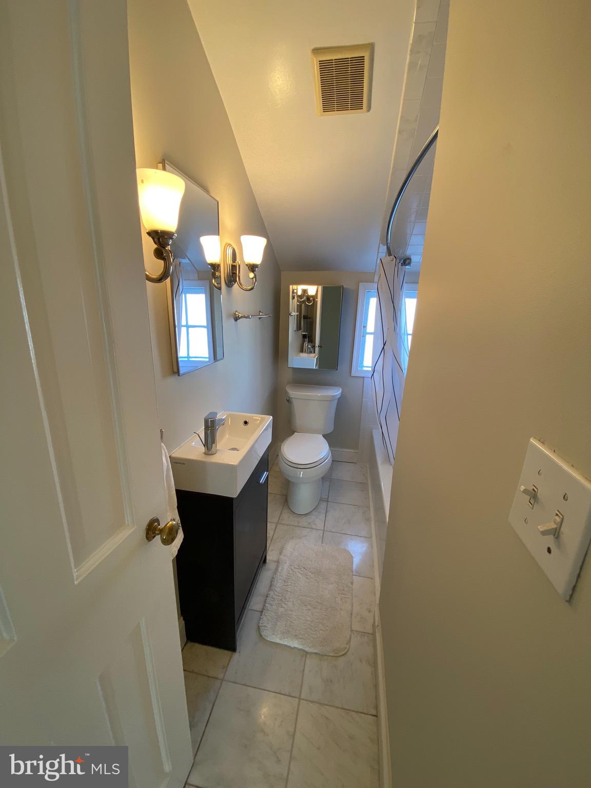 OLD TOWN ALEXANDRIA - Residential Lease