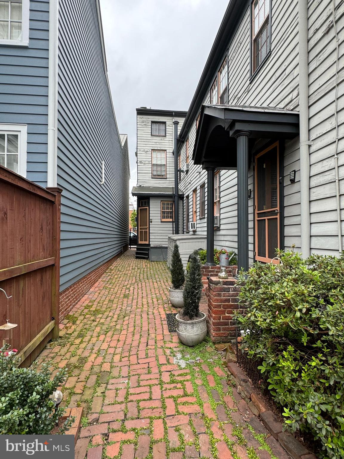 OLD TOWN ALEXANDRIA - Residential Lease