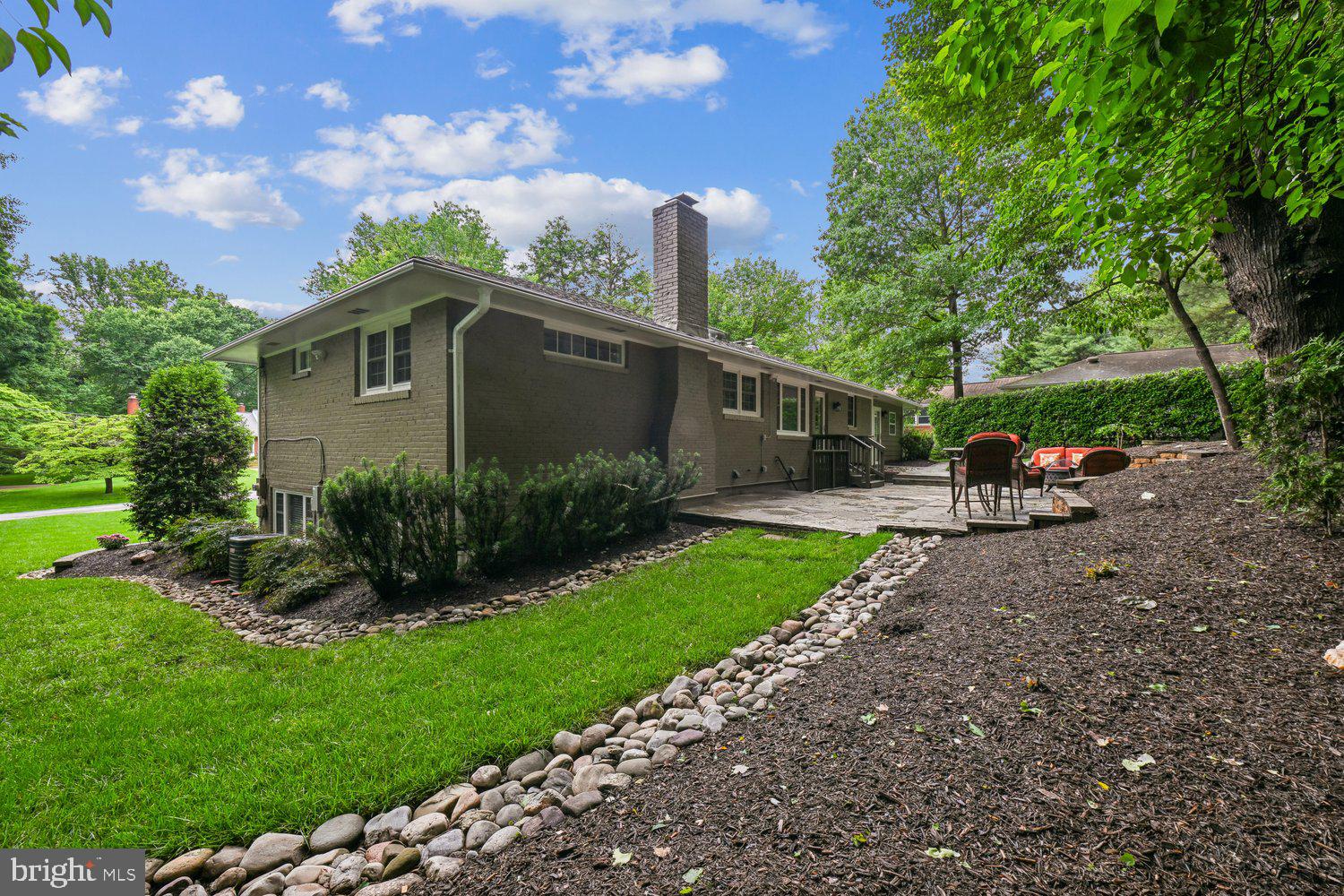 CHESTNUT HILL - Residential