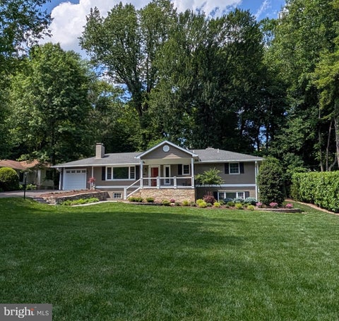 Photo of 8324 The Midway, ANNANDALE, VA 22003 (MLS # VAFX2314362)