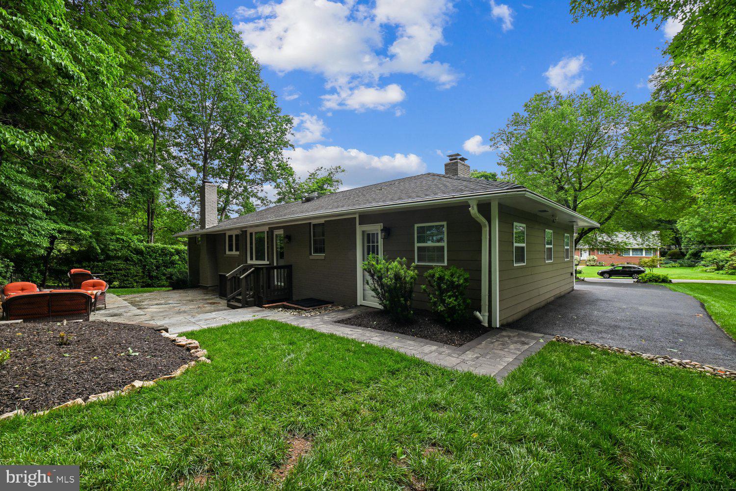 CHESTNUT HILL - Residential
