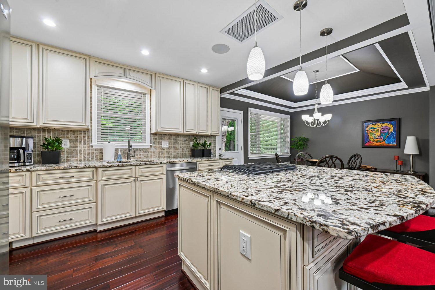 CHESTNUT HILL - Residential