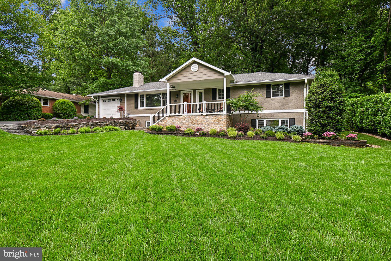 CHESTNUT HILL - Residential