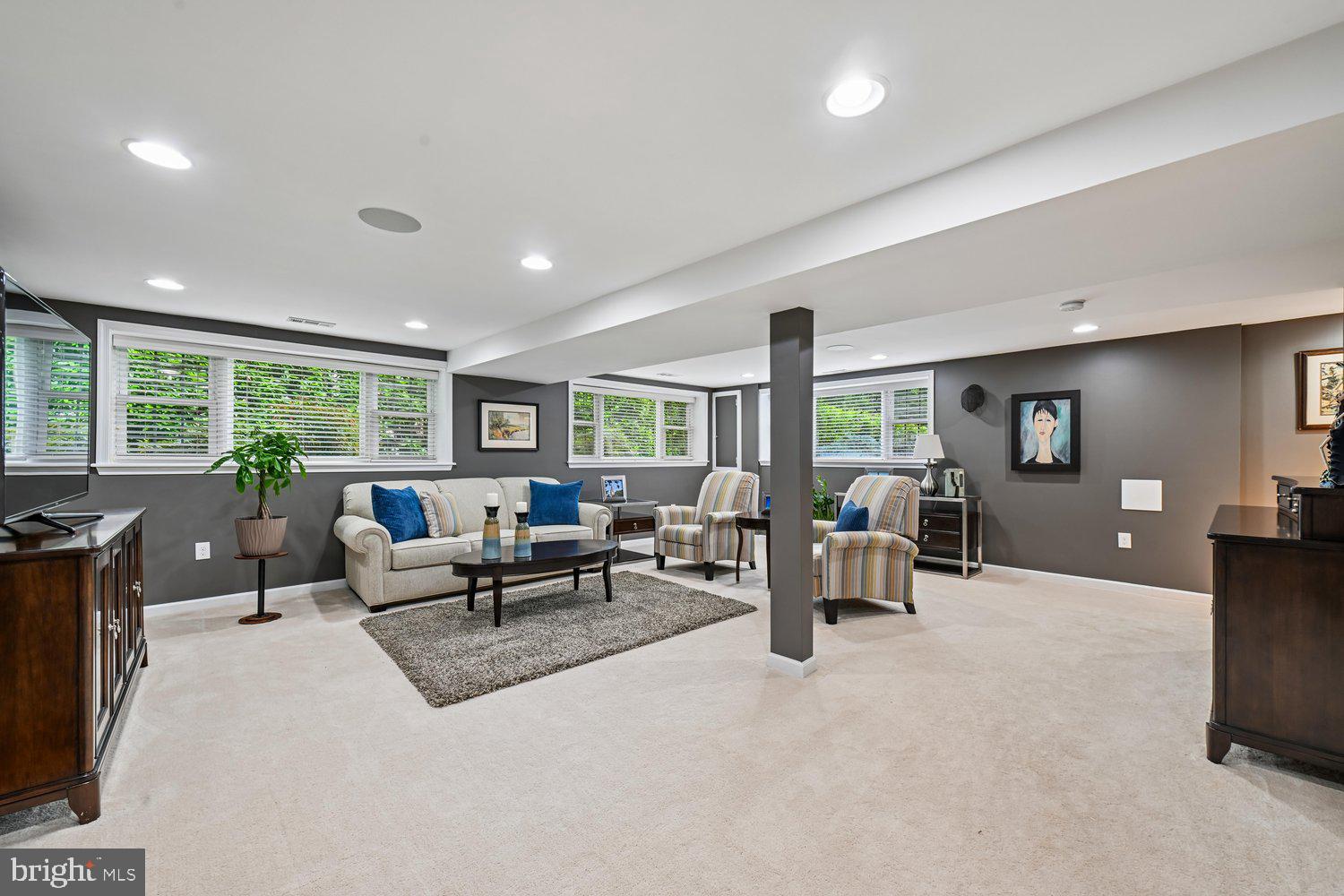 CHESTNUT HILL - Residential