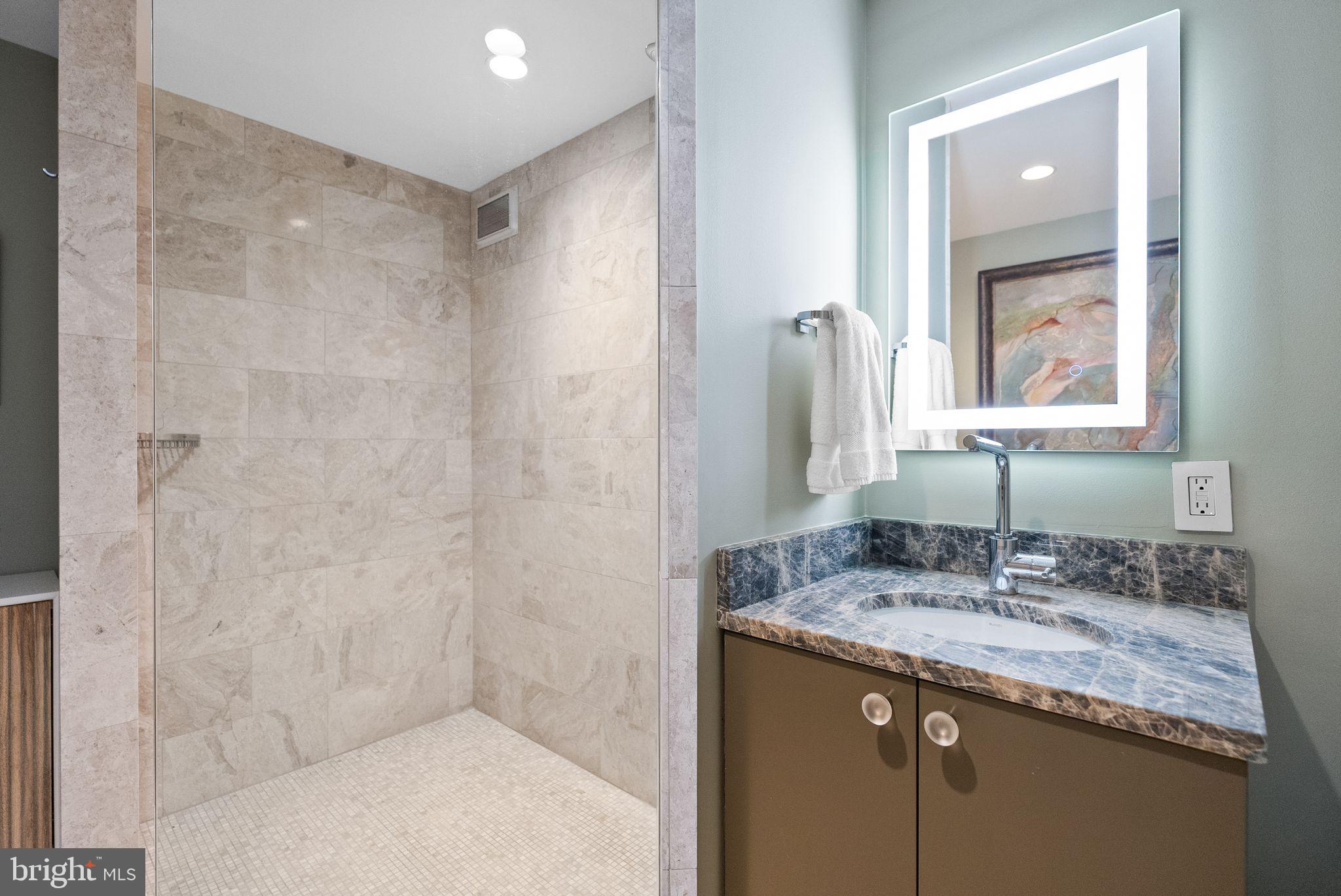 FOGGY BOTTOM - Residential