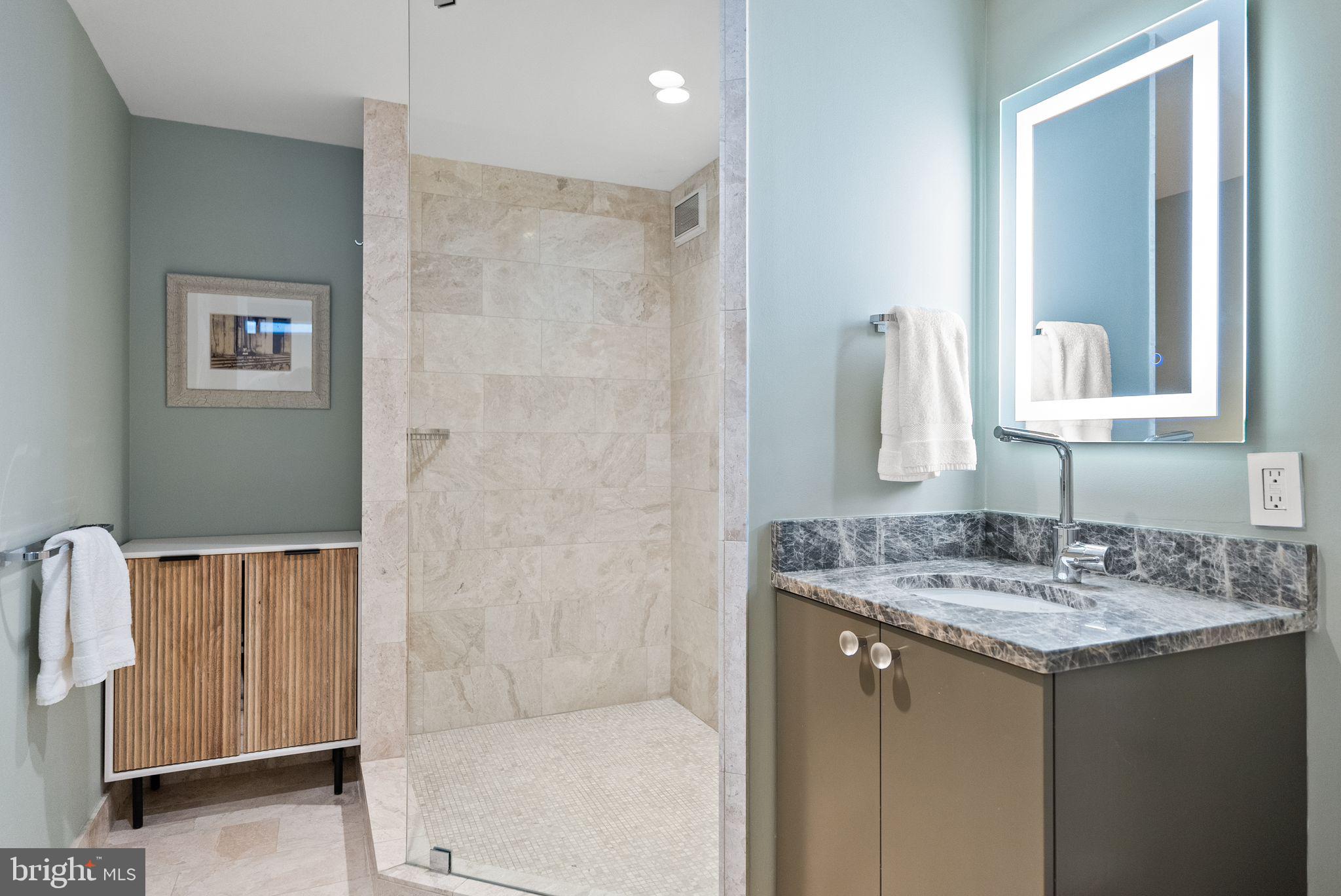 FOGGY BOTTOM - Residential
