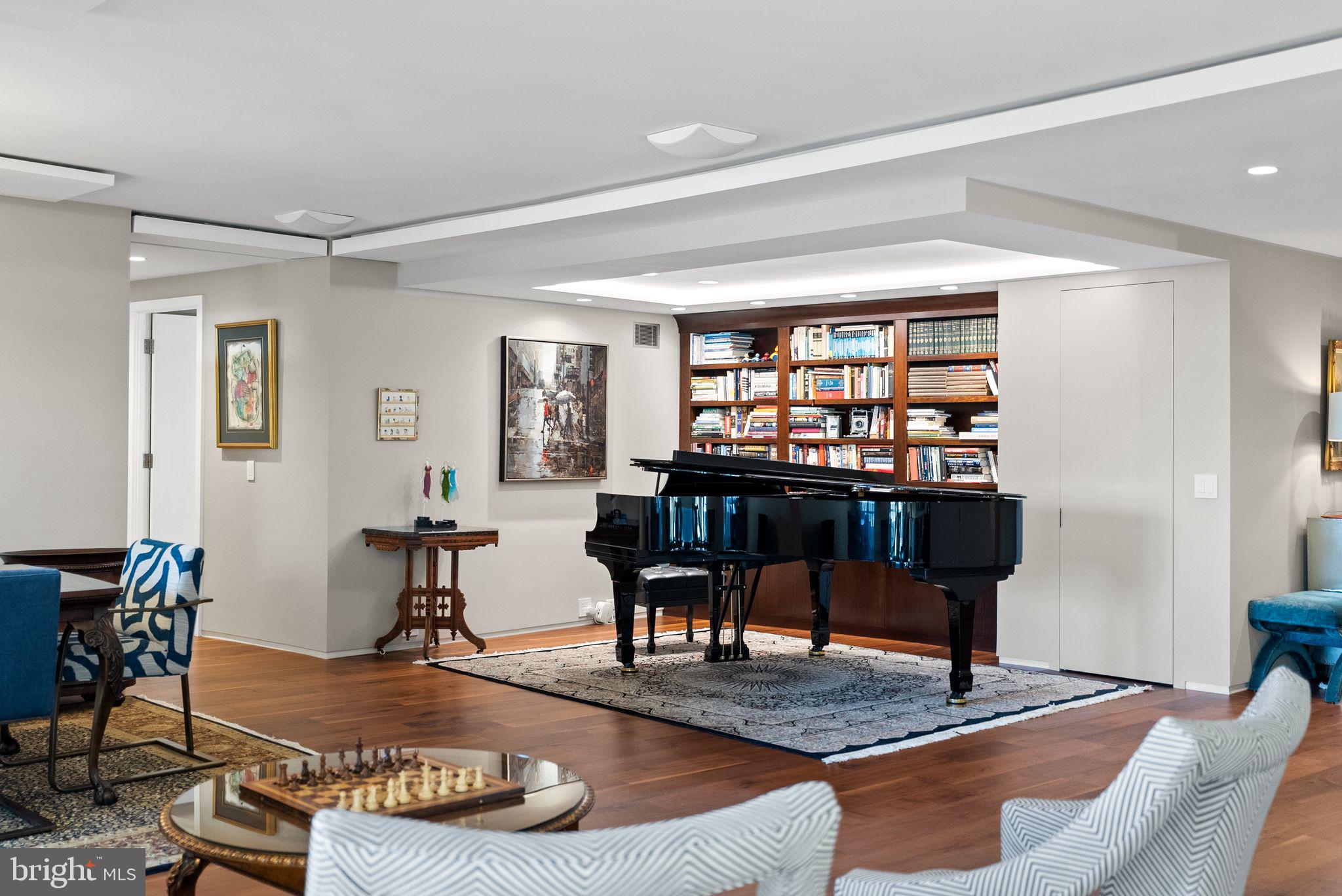 FOGGY BOTTOM - Residential