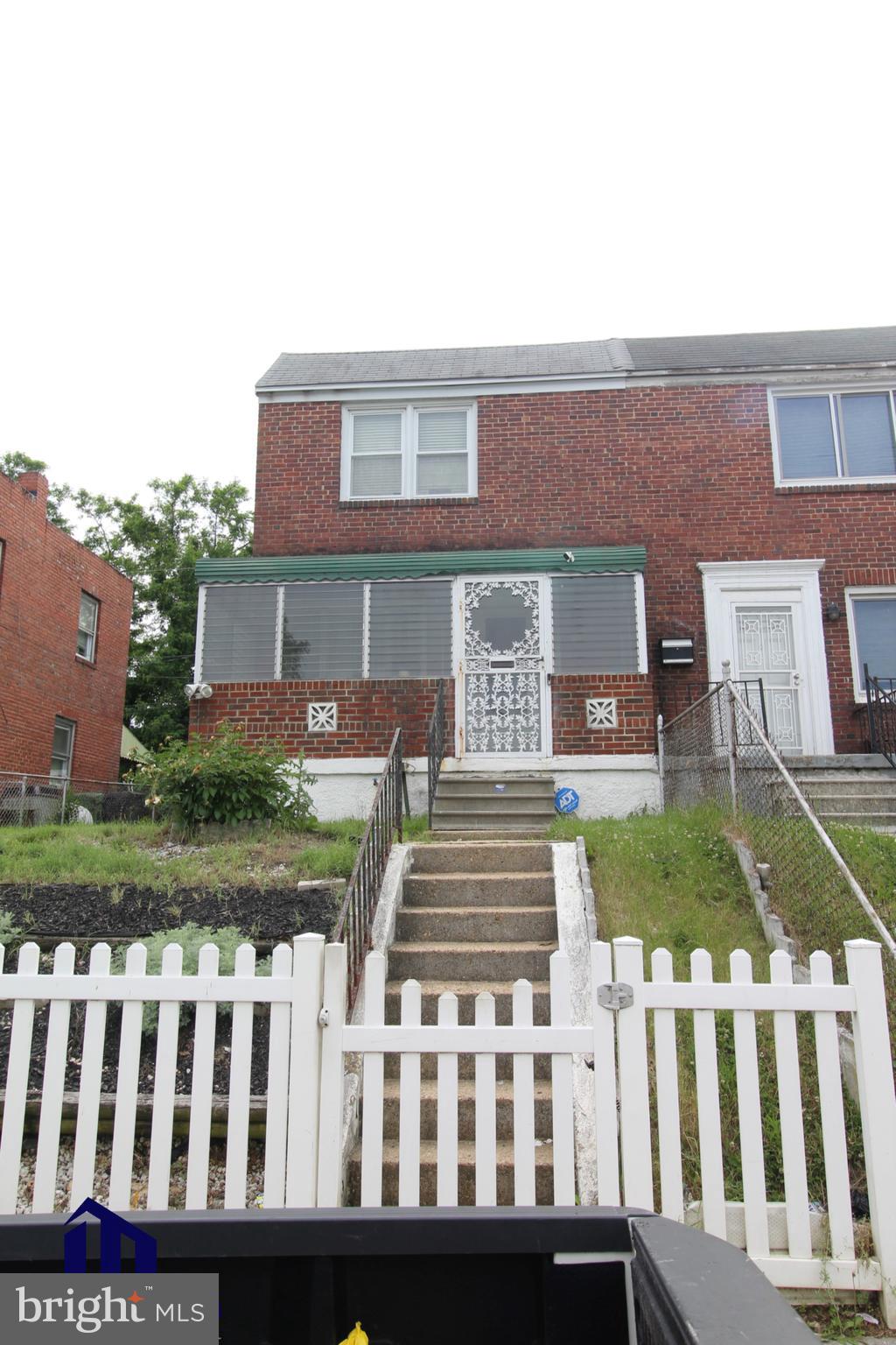 Looking for a property at a great price?
Check out this deal going for under 90 thousand dollars!!!
The property has three bedrooms and one bathroom in the upper level and a washer and dryer in the basement.
What are your thoughts?