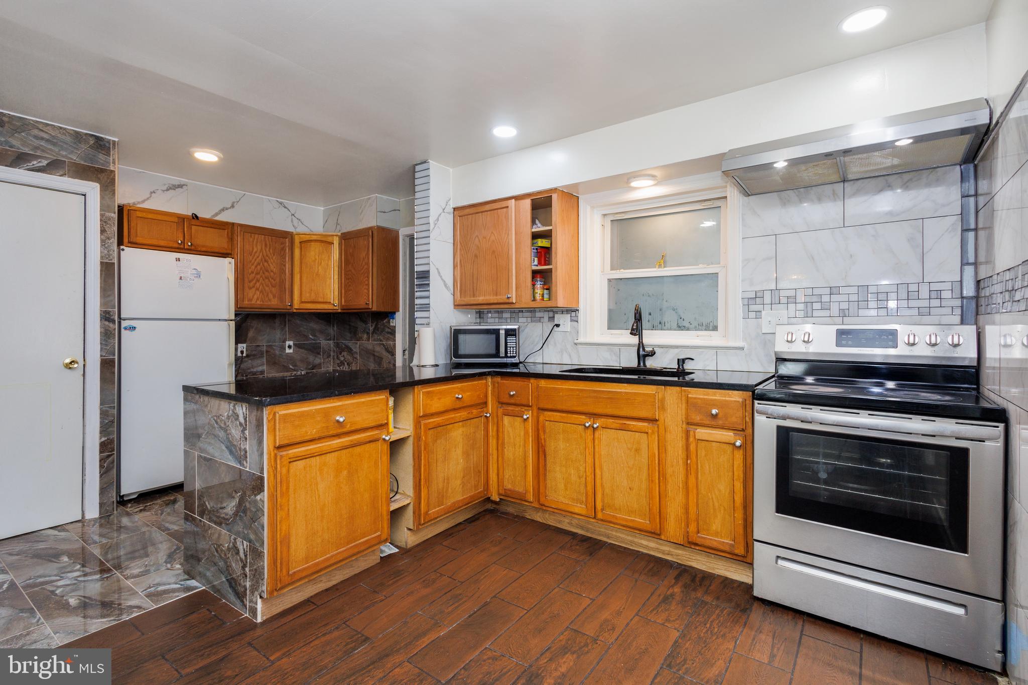 MONTGOMERY HIGHLANDS ESTATES - Residential