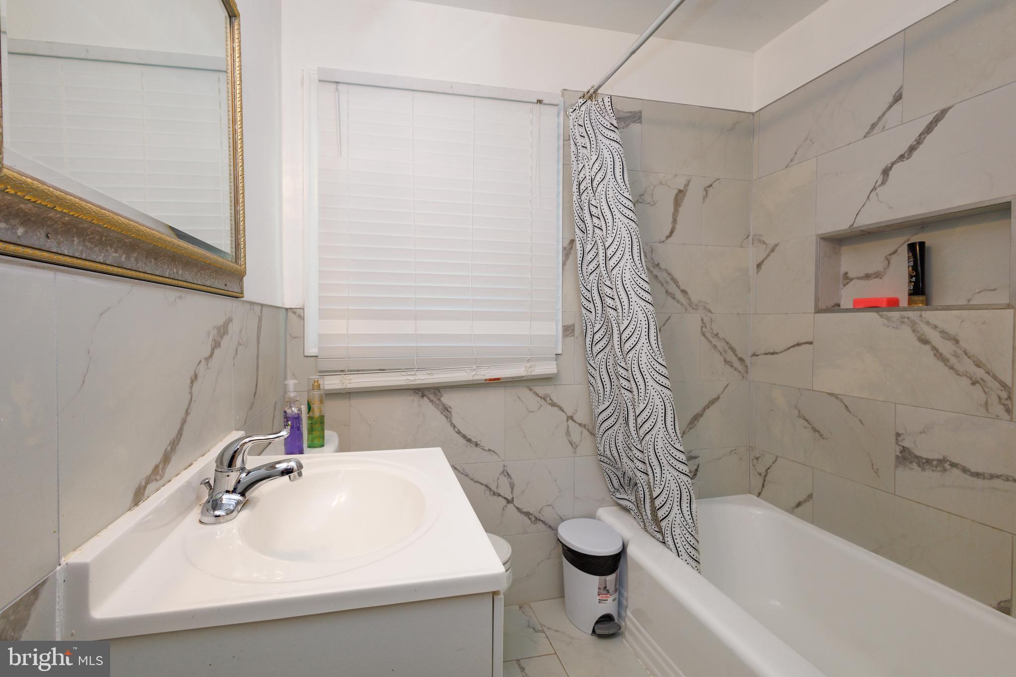 MONTGOMERY HIGHLANDS ESTATES - Residential