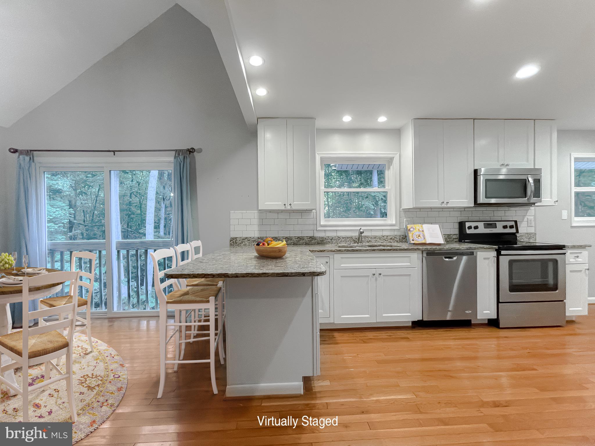 BRETON BAY - Residential