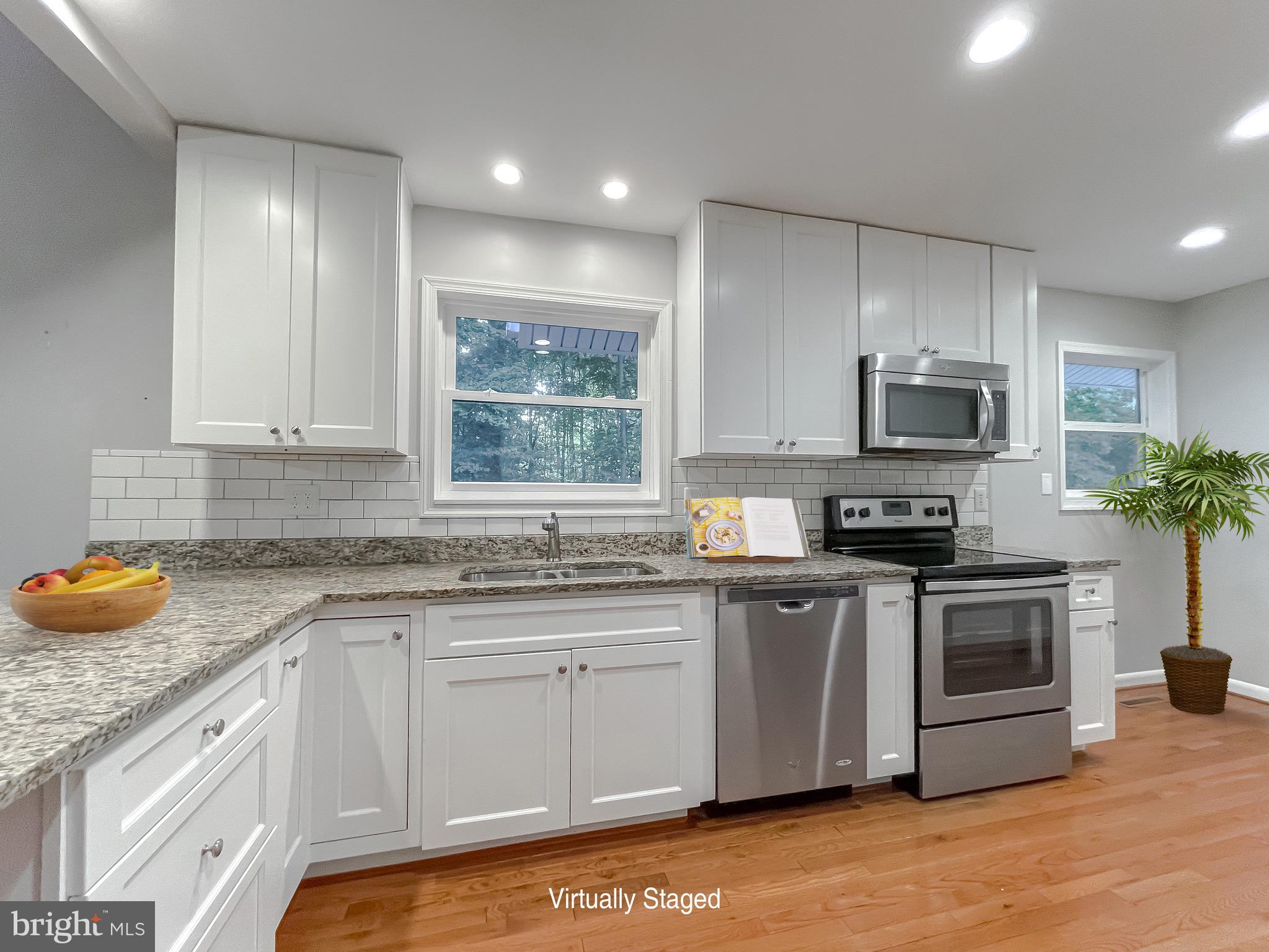 BRETON BAY - Residential