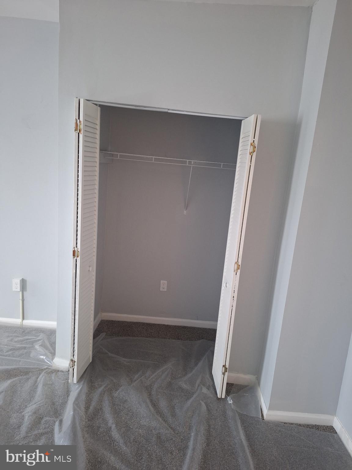 JOHNSTON SQUARE - Residential