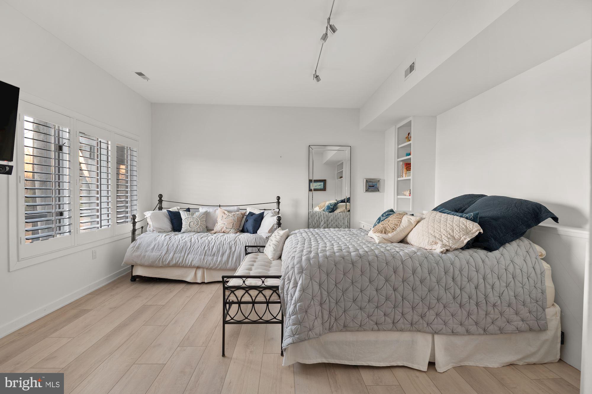 BAYBERRY HILL - Residential