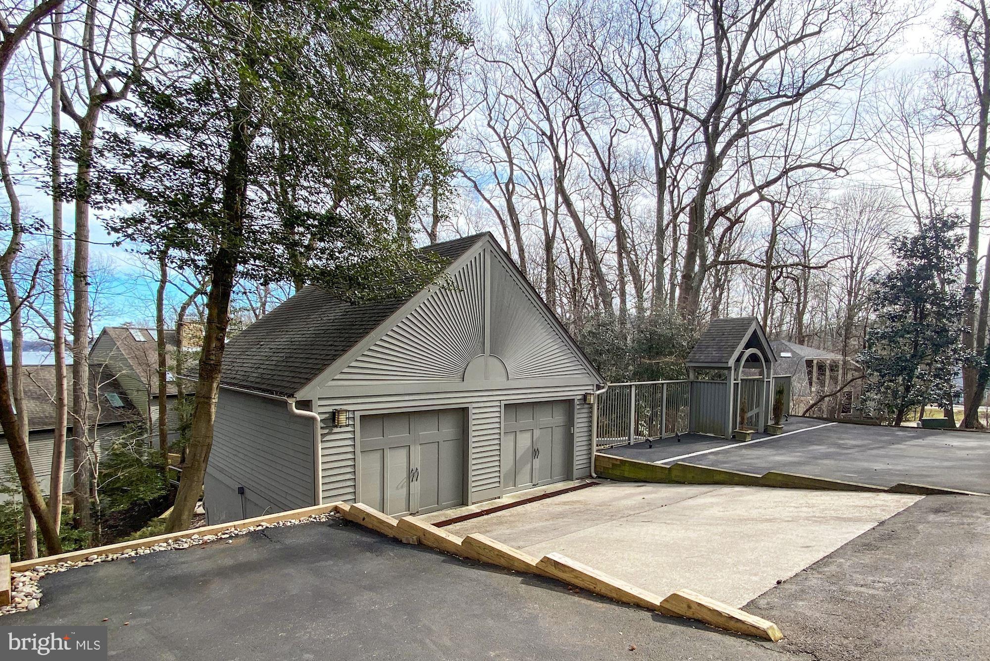 BAYBERRY HILL - Residential