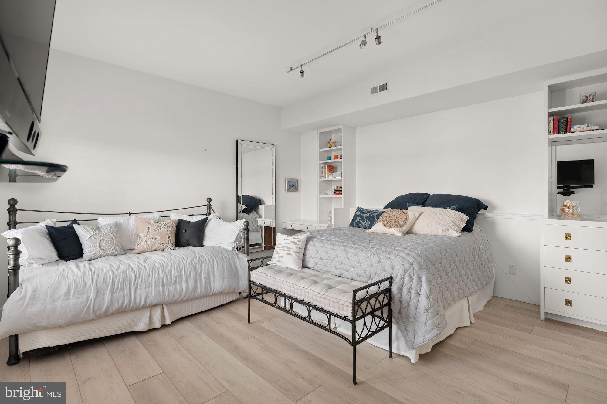 BAYBERRY HILL - Residential