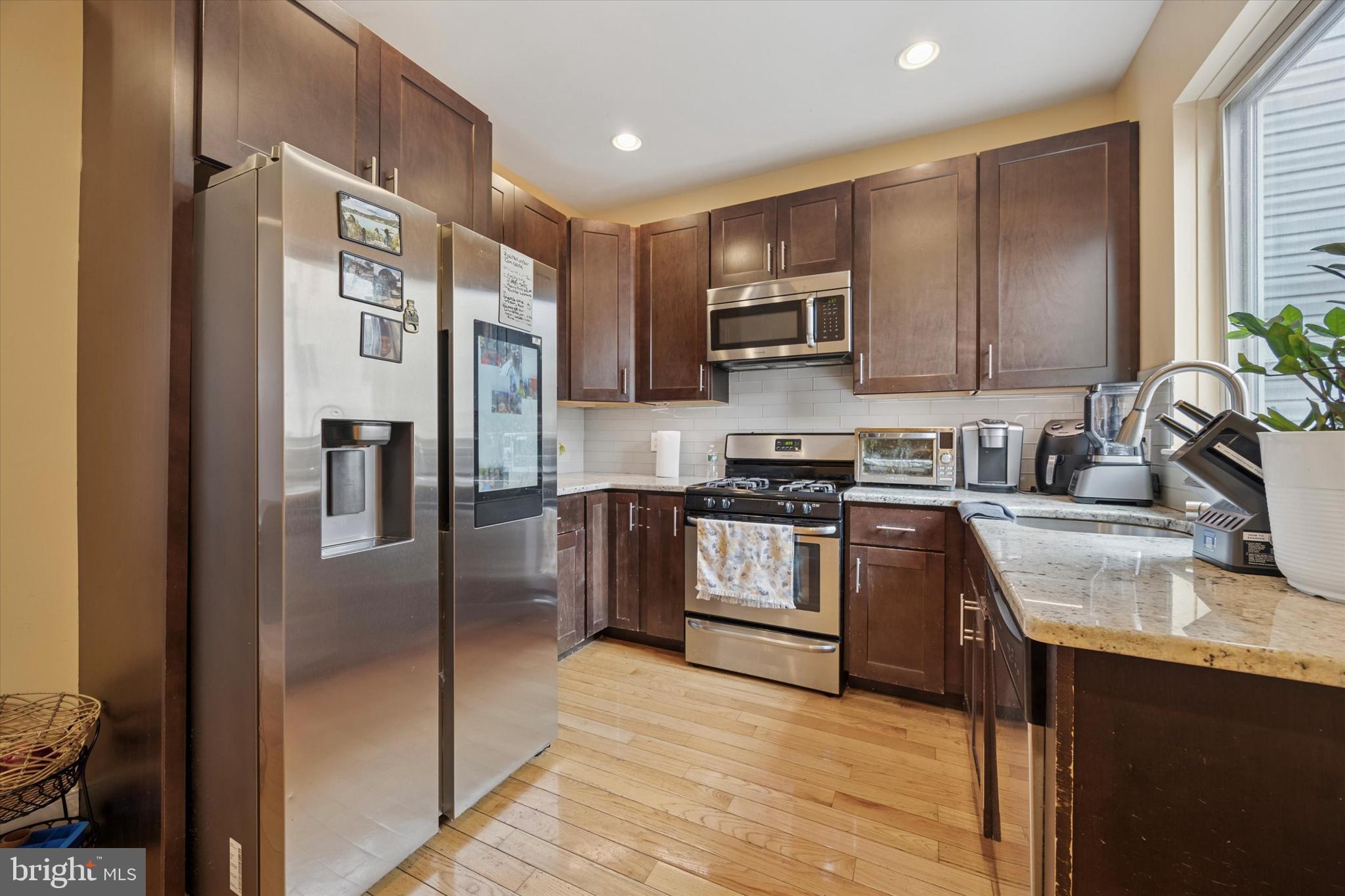 POINT BREEZE - Residential