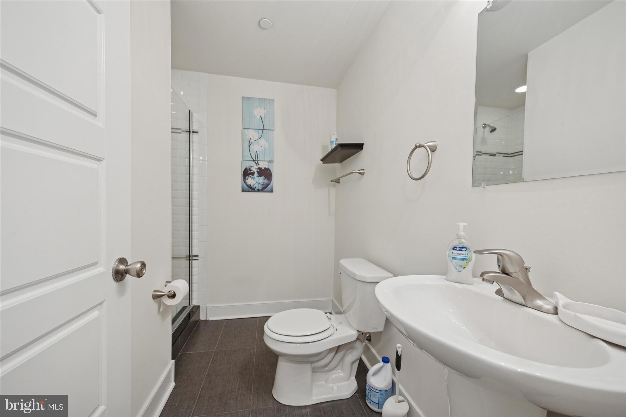 POINT BREEZE - Residential