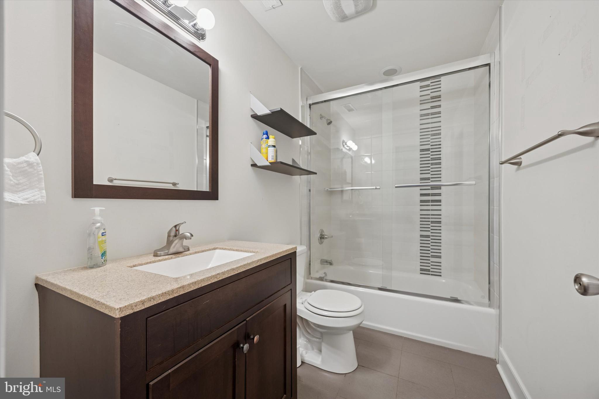 POINT BREEZE - Residential