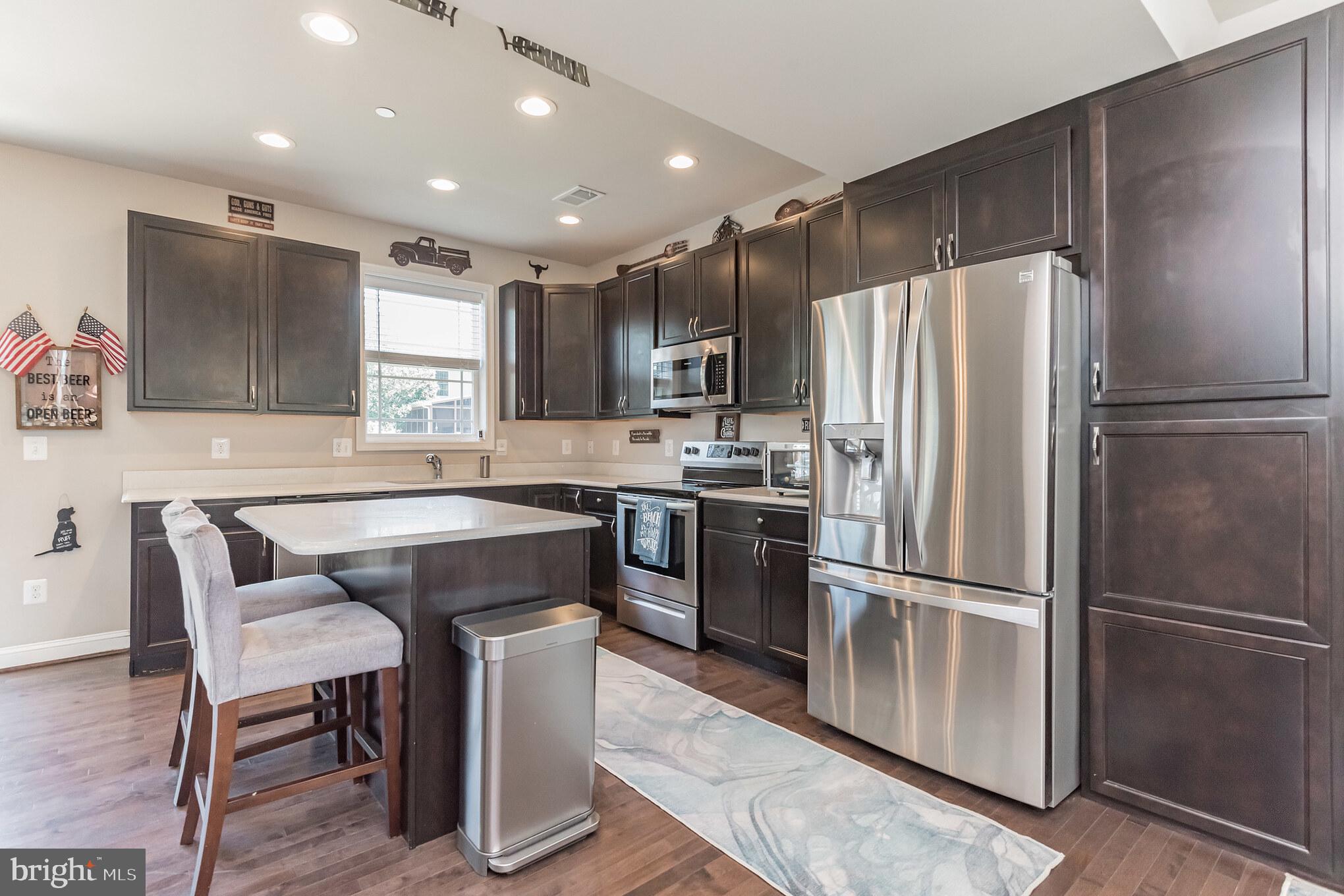 SAUNDERS POINT - Residential