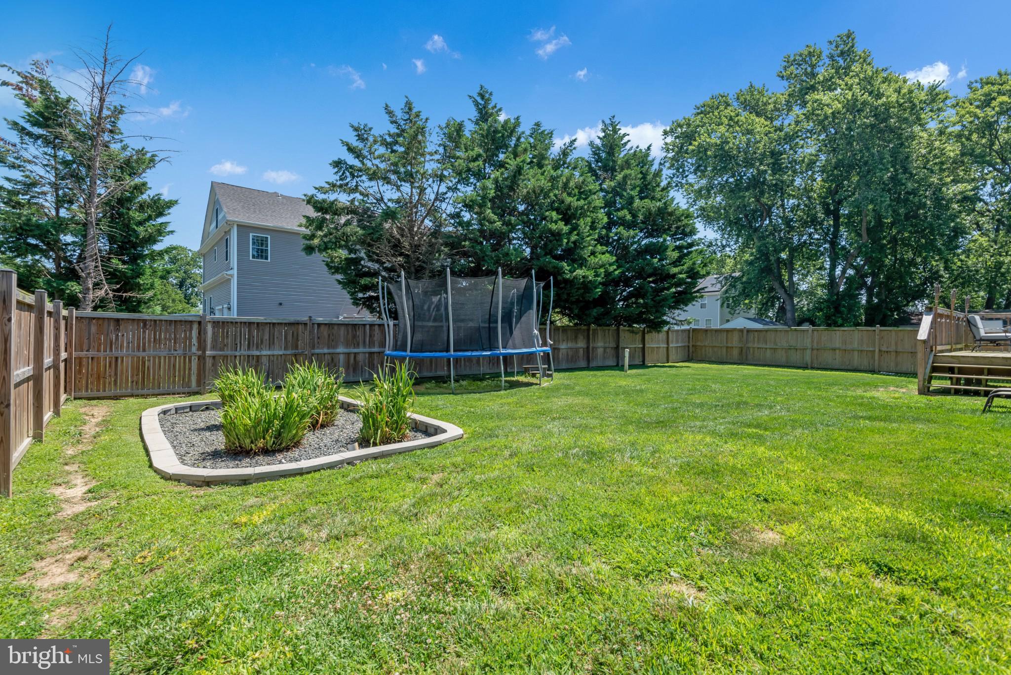 SAUNDERS POINT - Residential