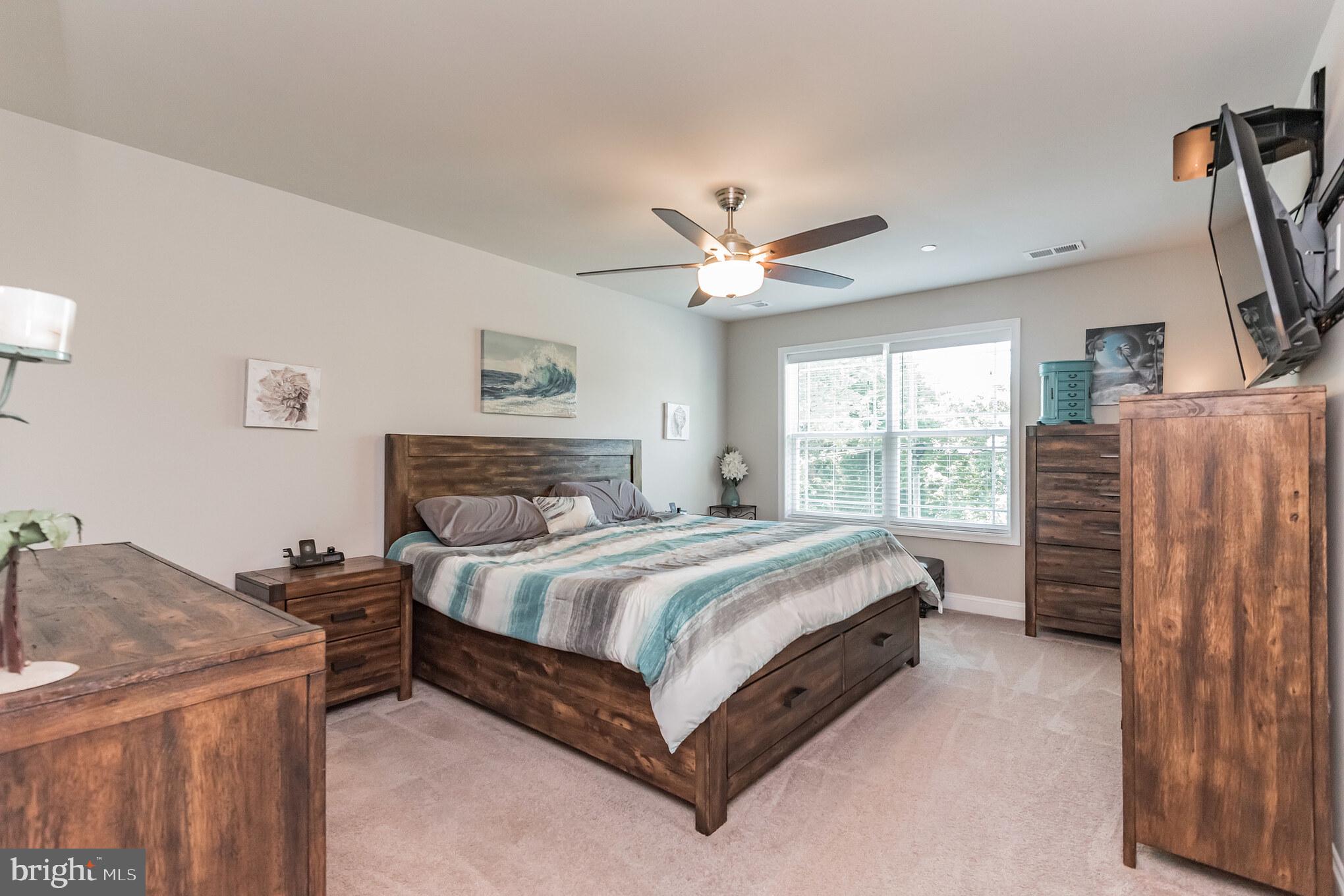 SAUNDERS POINT - Residential