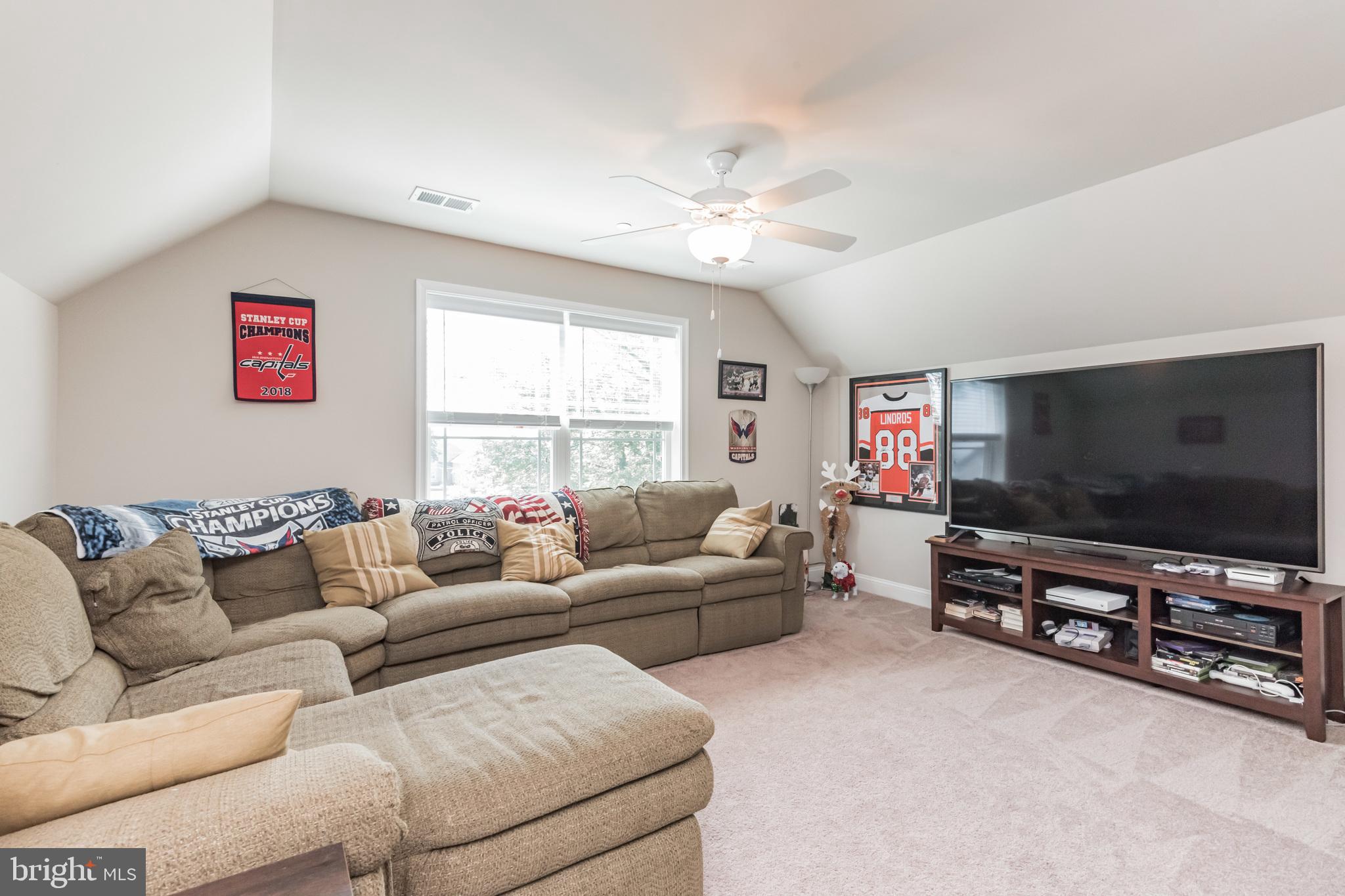 SAUNDERS POINT - Residential