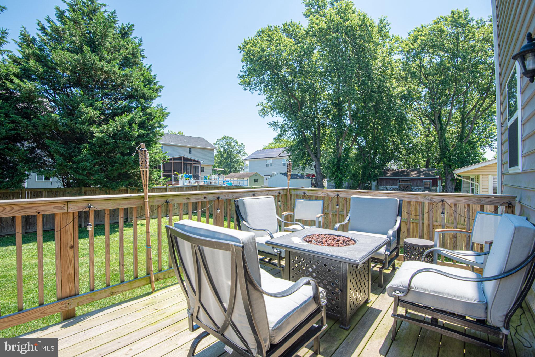 SAUNDERS POINT - Residential