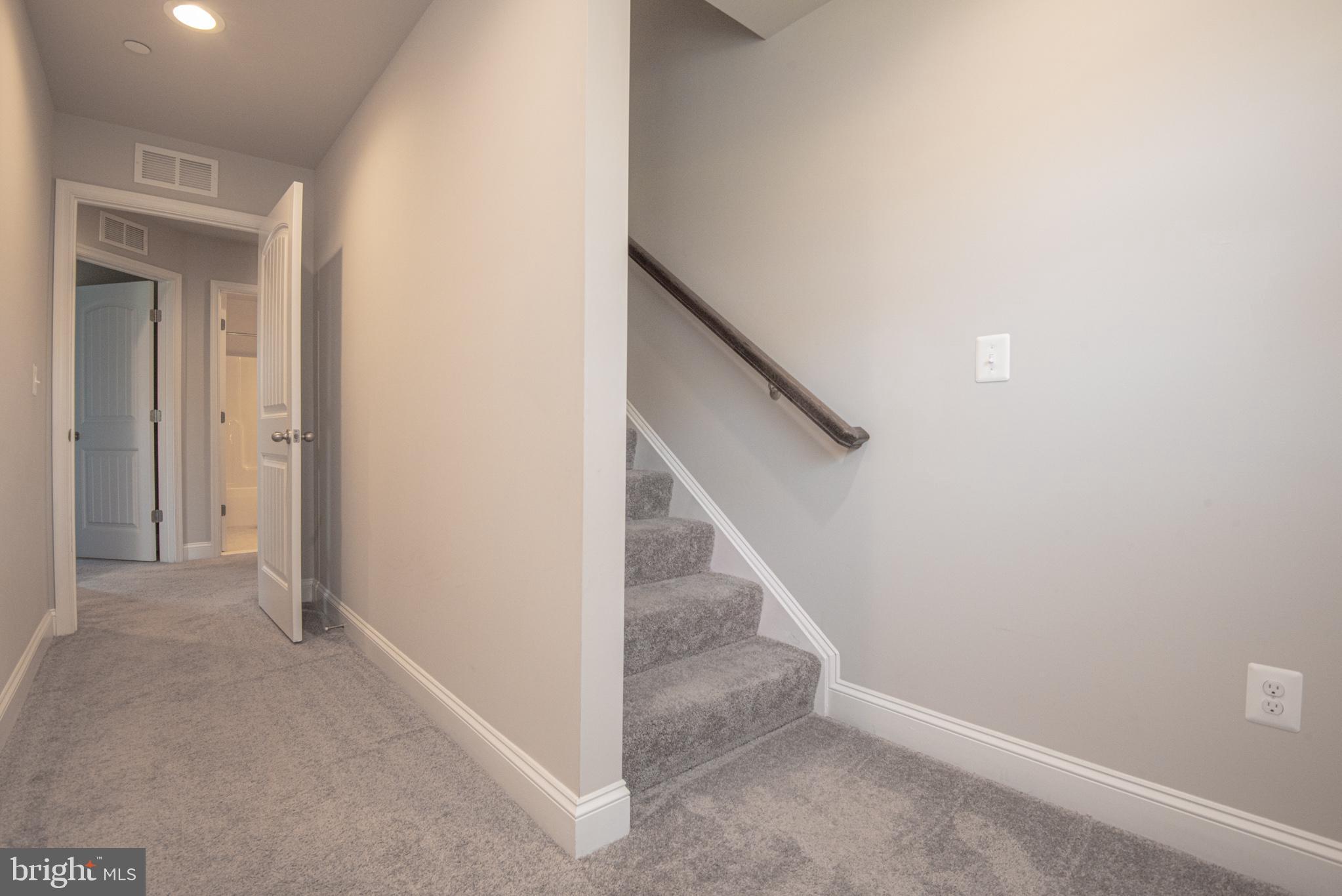 SAUNDERS POINT - Residential