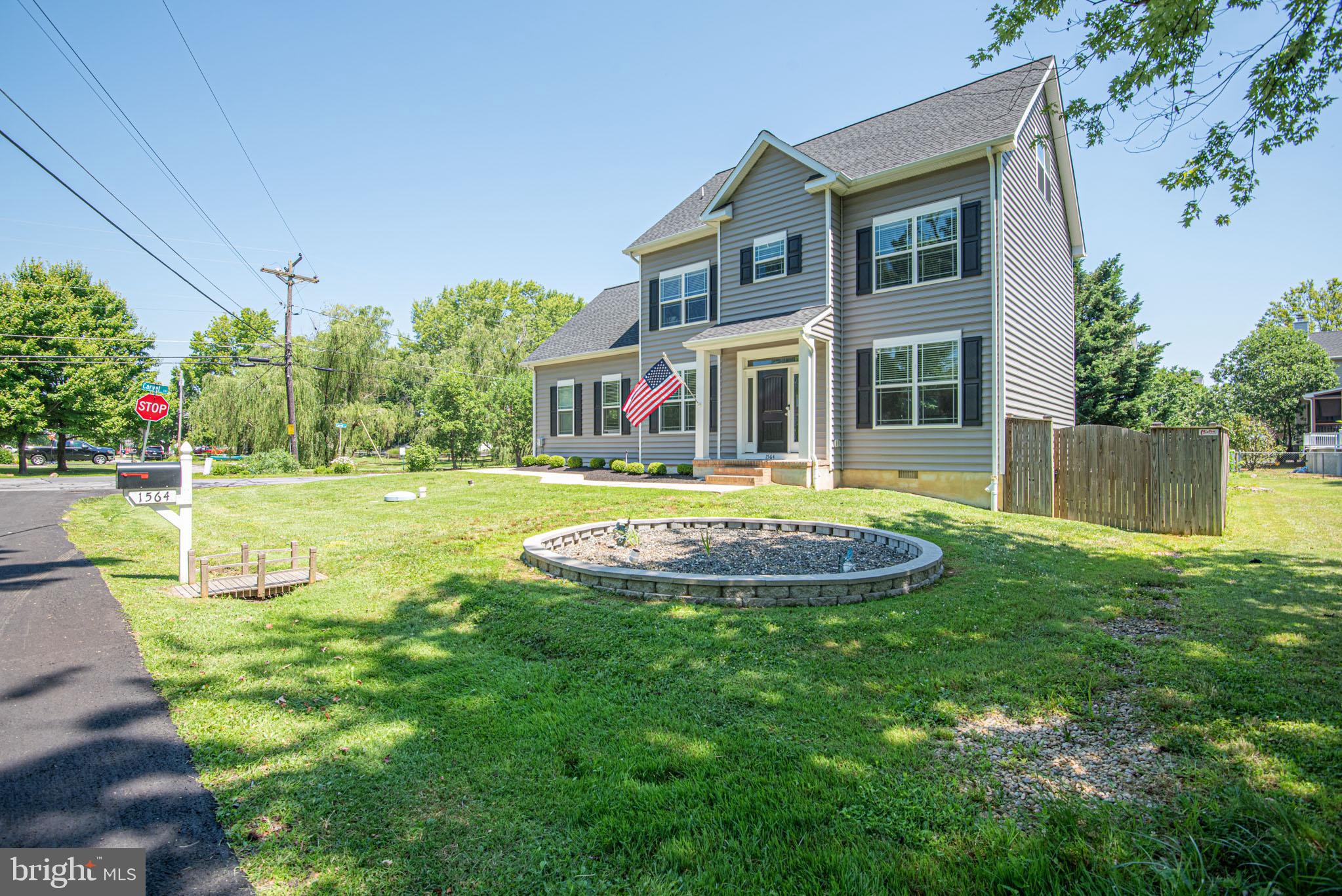 SAUNDERS POINT - Residential