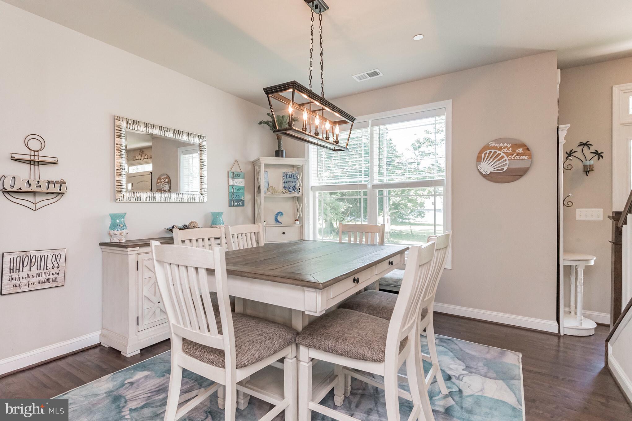 SAUNDERS POINT - Residential