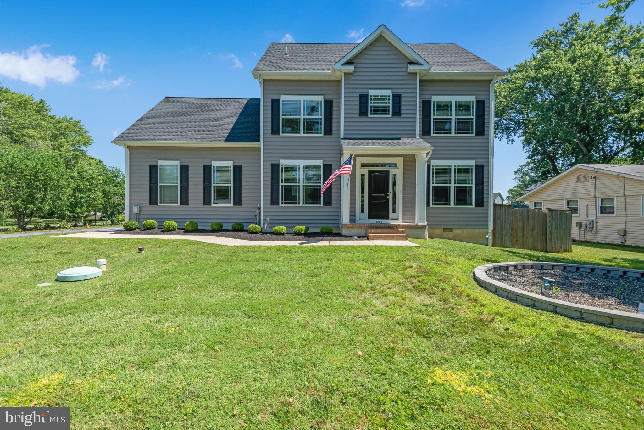 SAUNDERS POINT - Residential